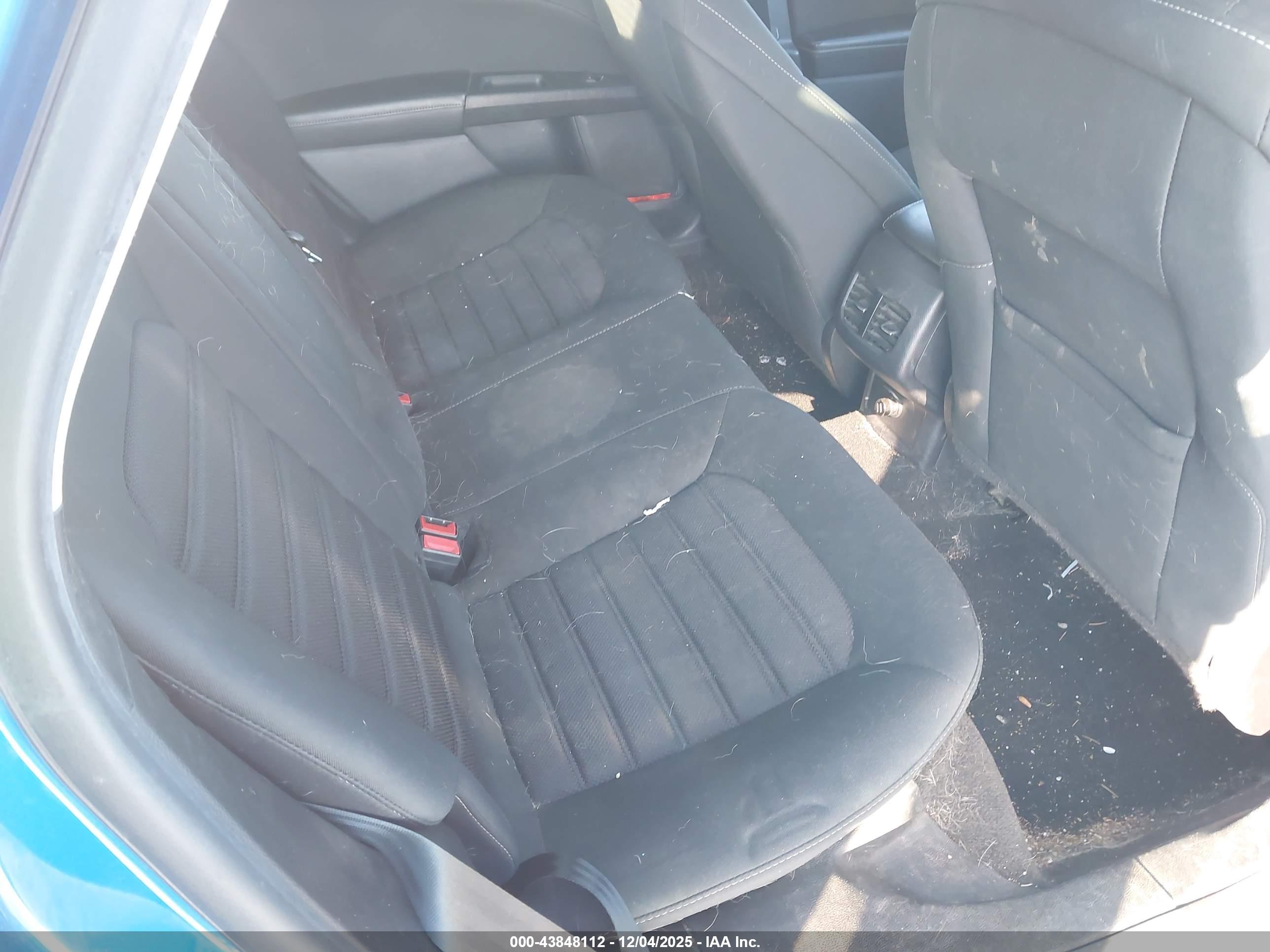 FORD FUSION image 8
