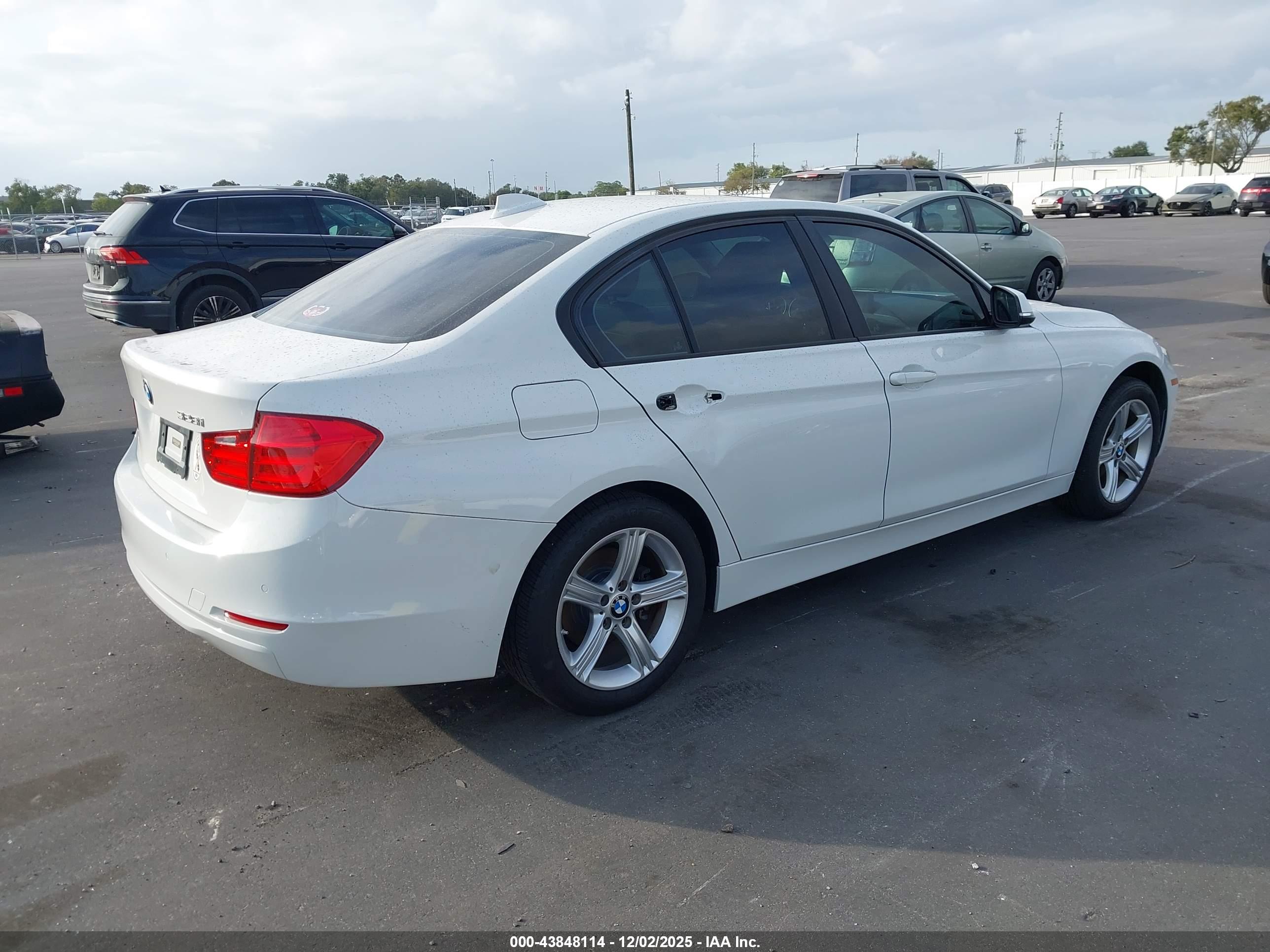 BMW 328I image 4