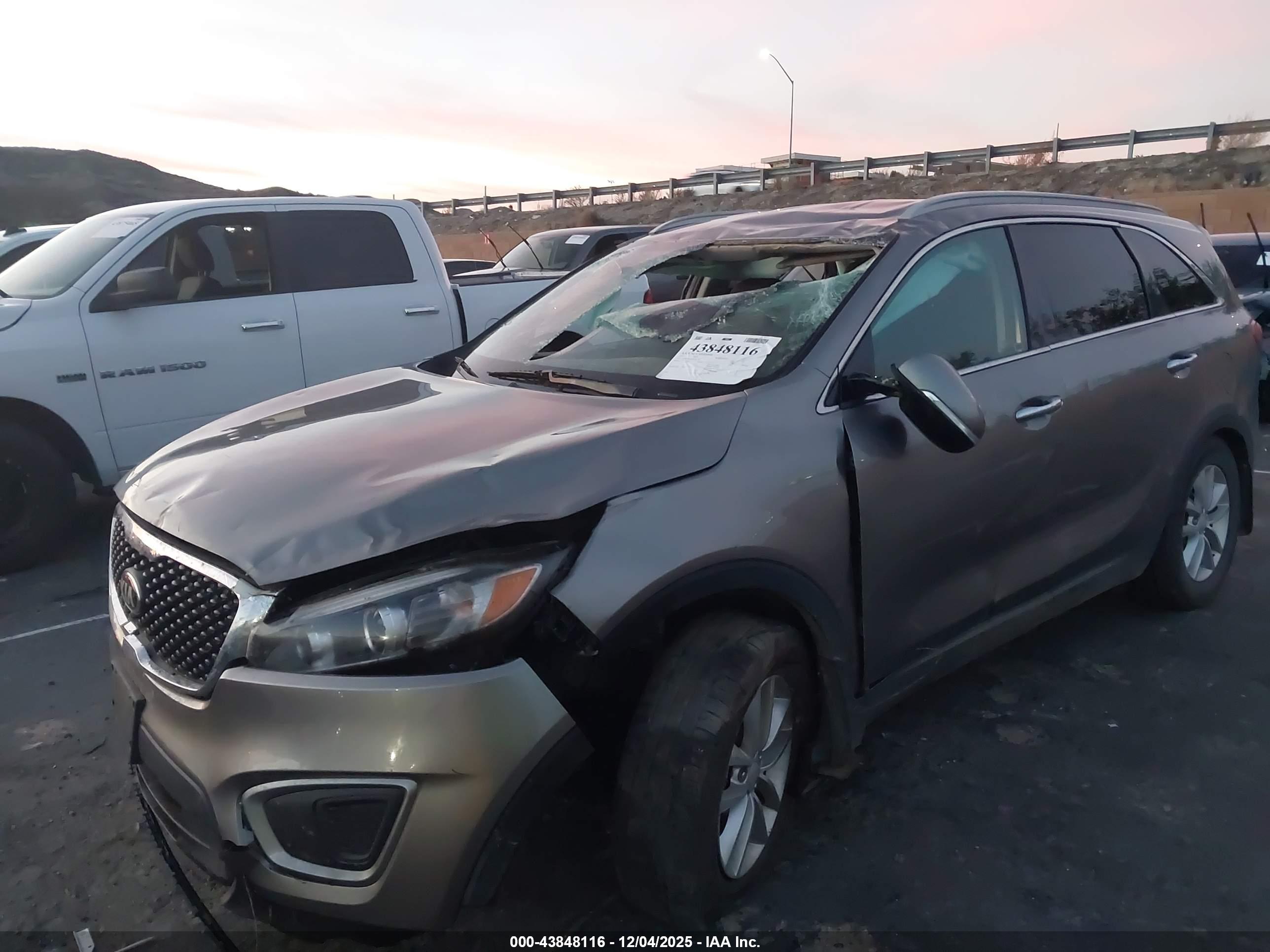 KIA SORENTO image 6