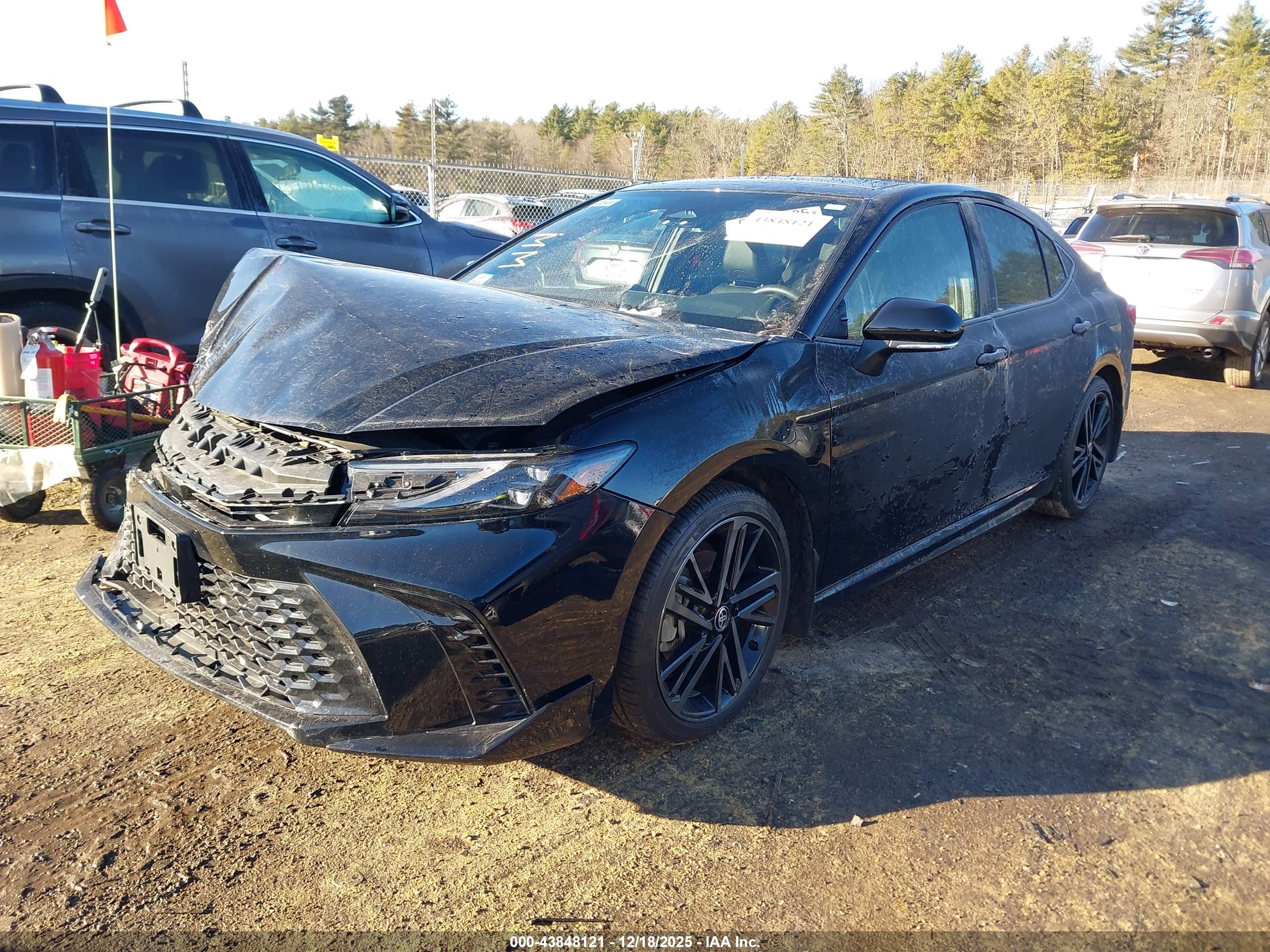 TOYOTA CAMRY image 2