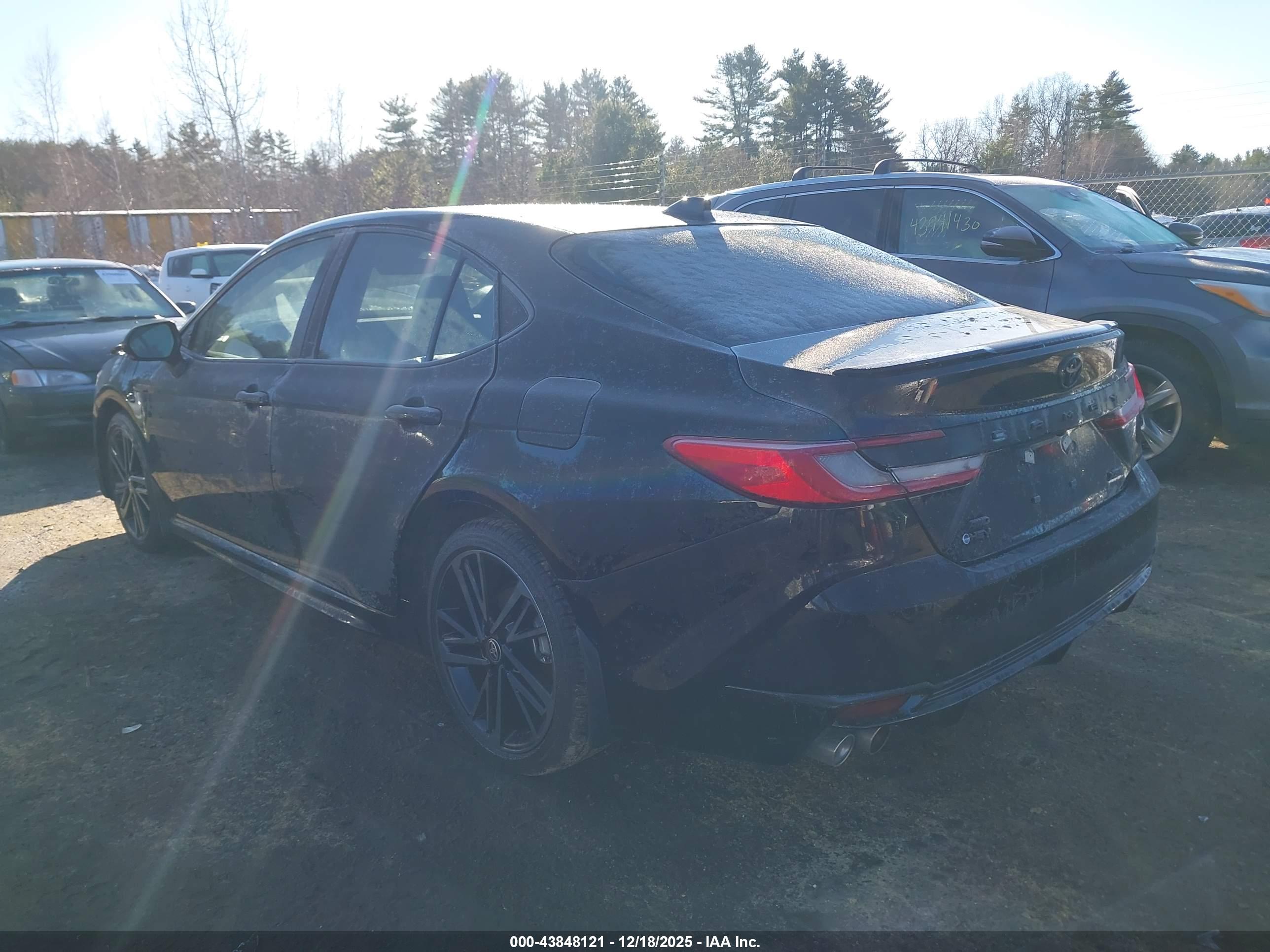 TOYOTA CAMRY image 3