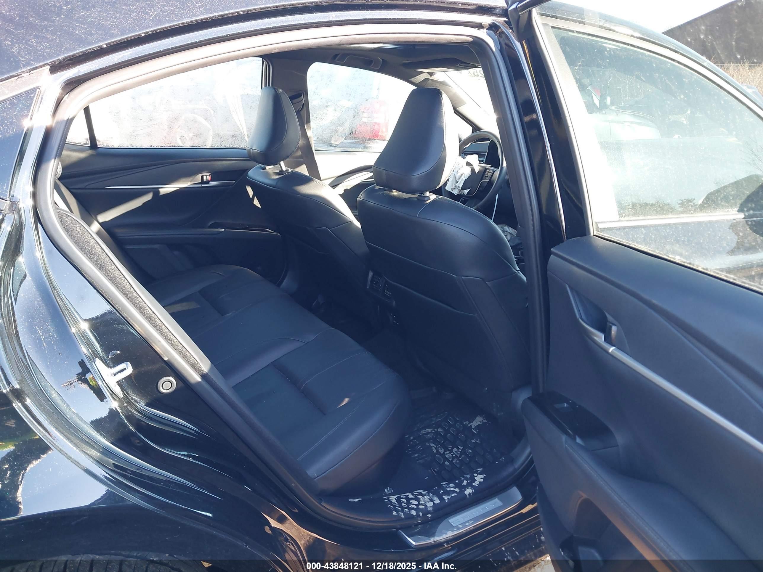TOYOTA CAMRY image 8