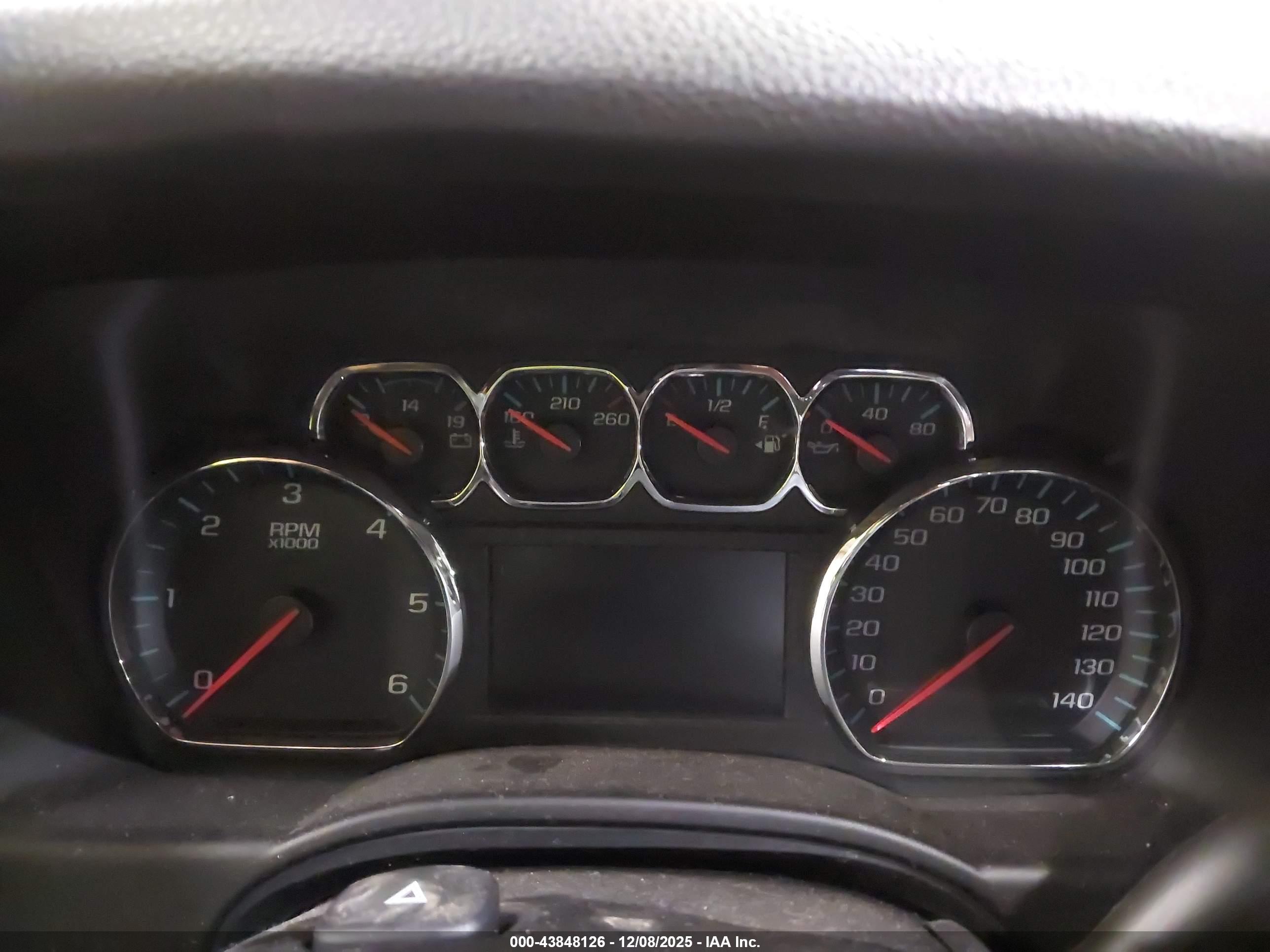 CHEVROLET SUBURBAN image 7