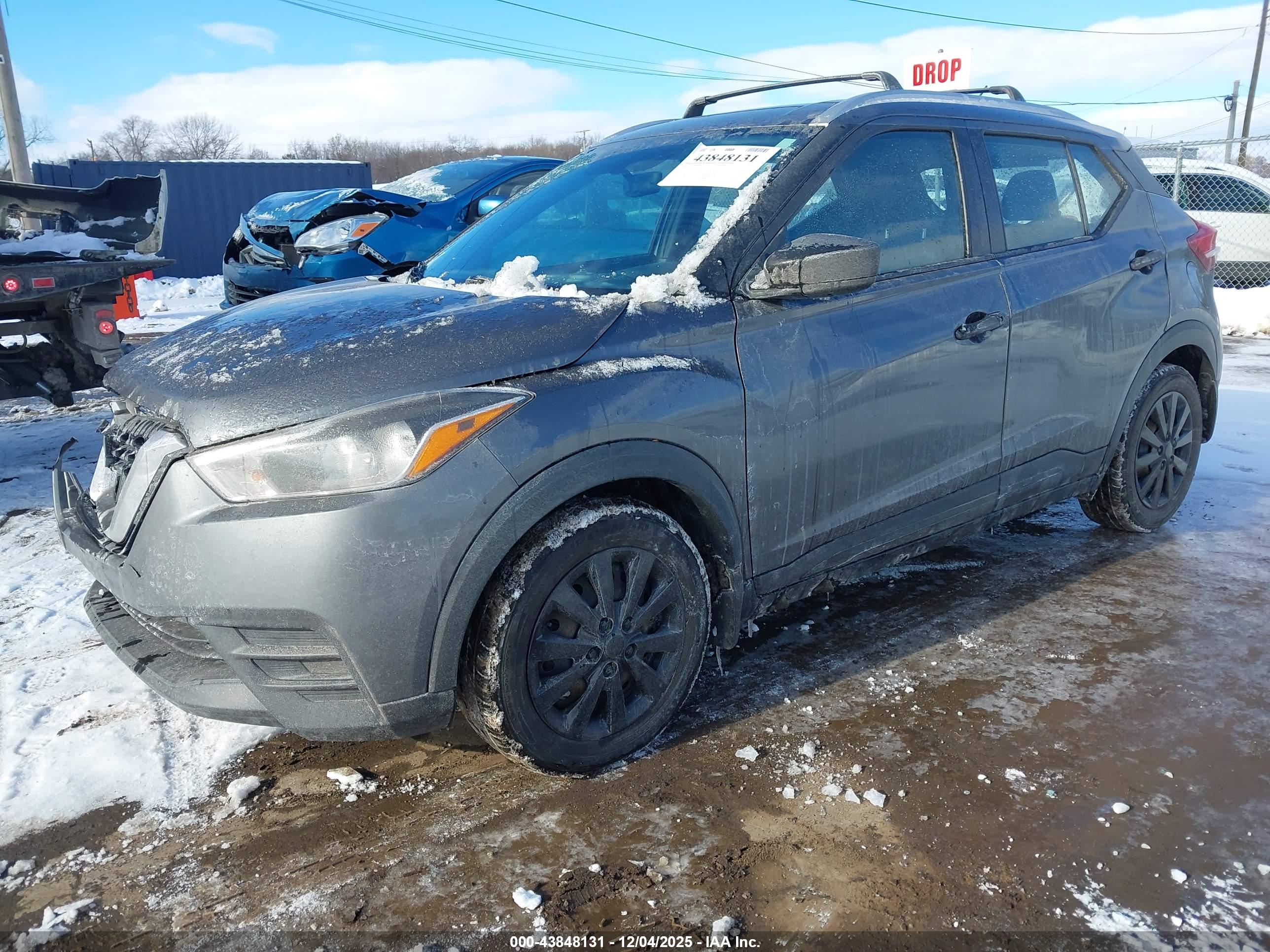 NISSAN KICKS image 2