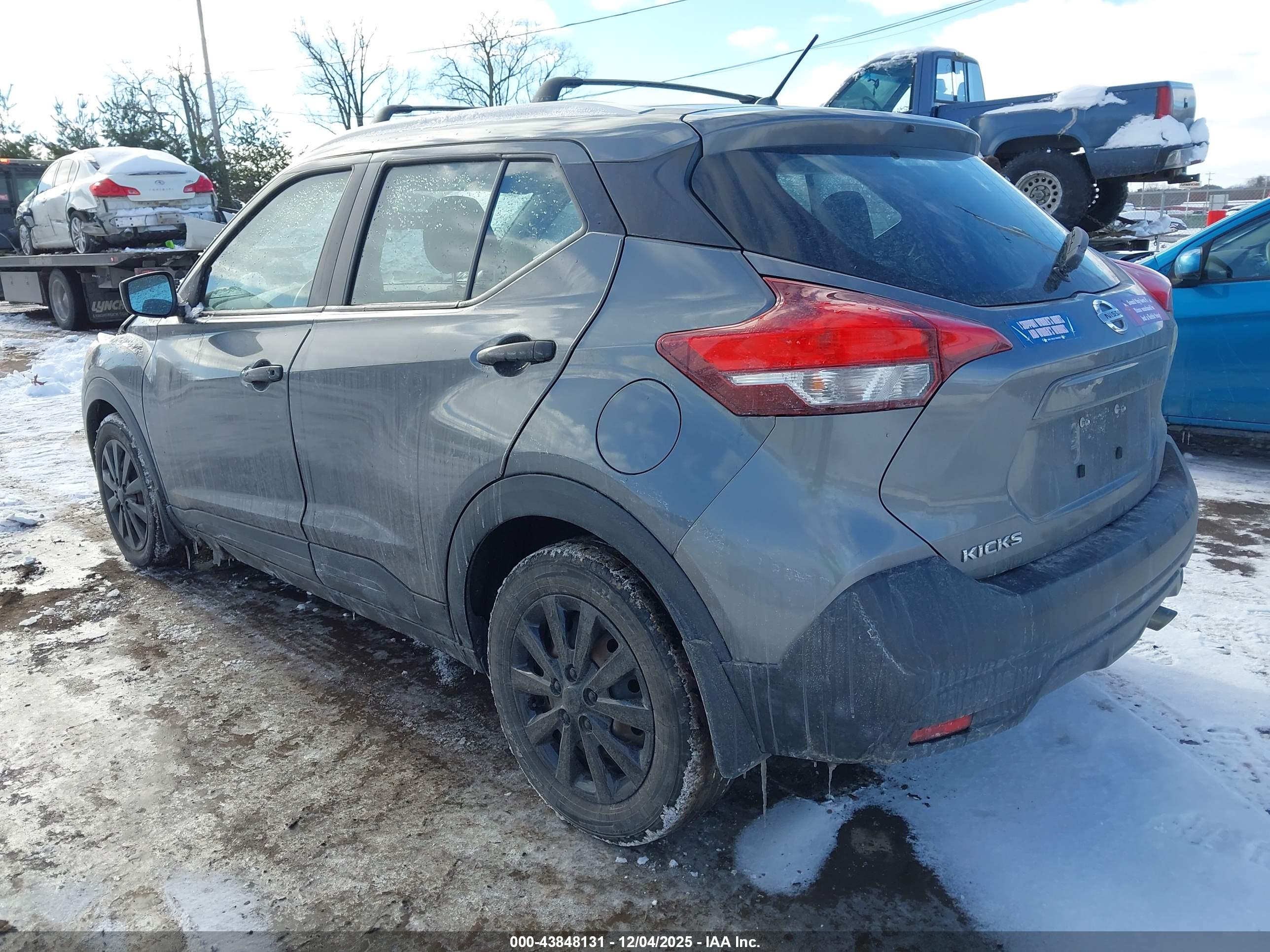 NISSAN KICKS image 3