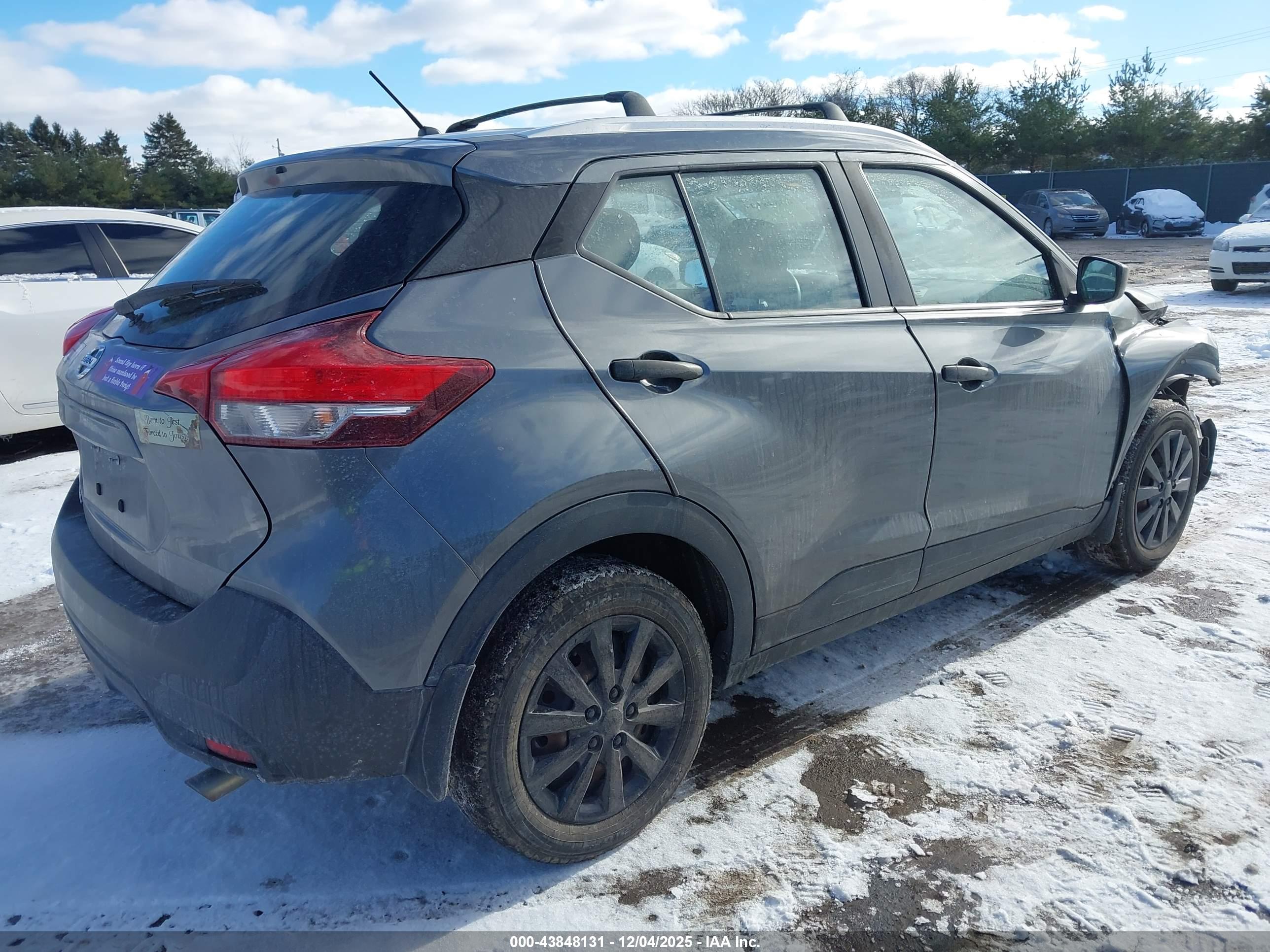 NISSAN KICKS image 4