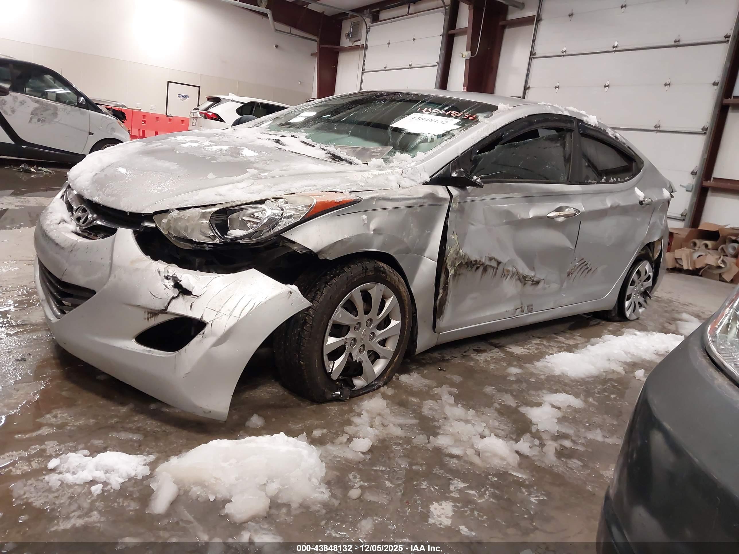 HYUNDAI ELANTRA image 2