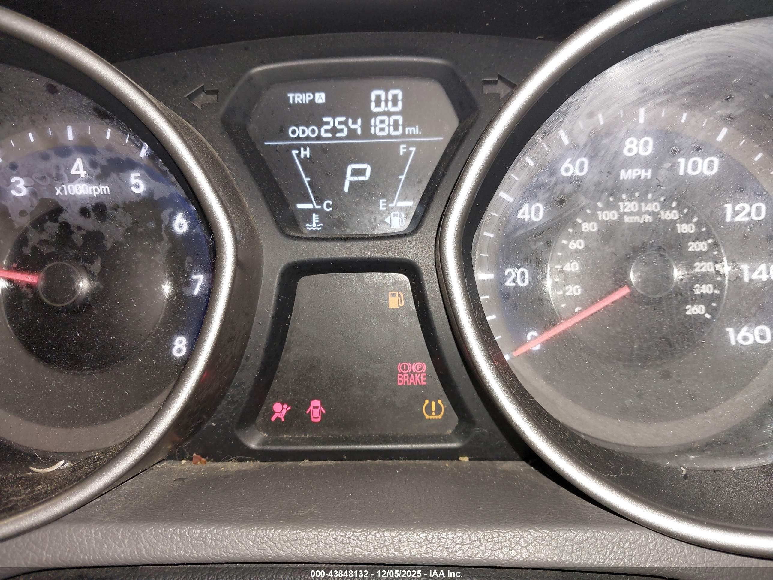 HYUNDAI ELANTRA image 7