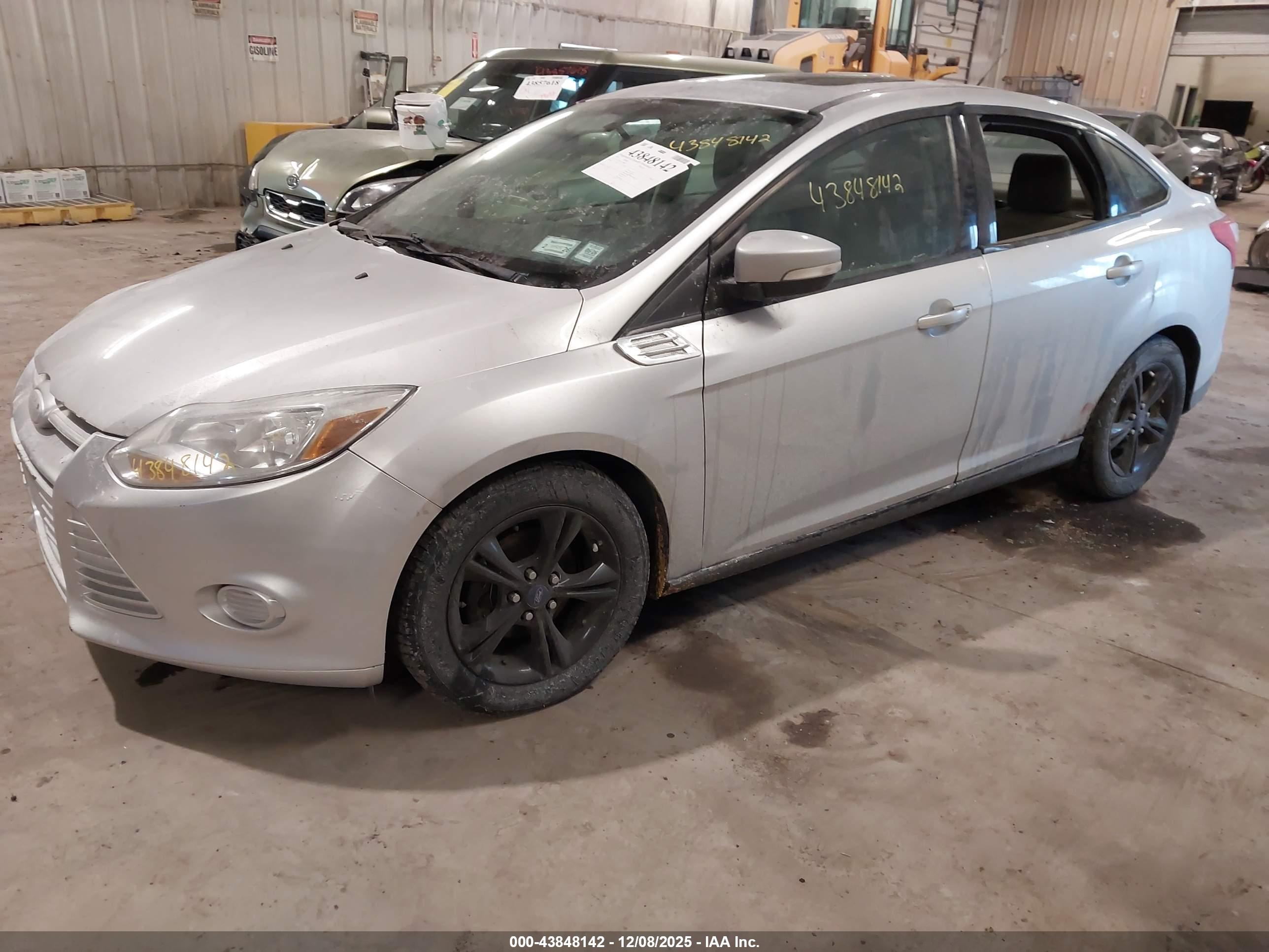 FORD FOCUS image 2