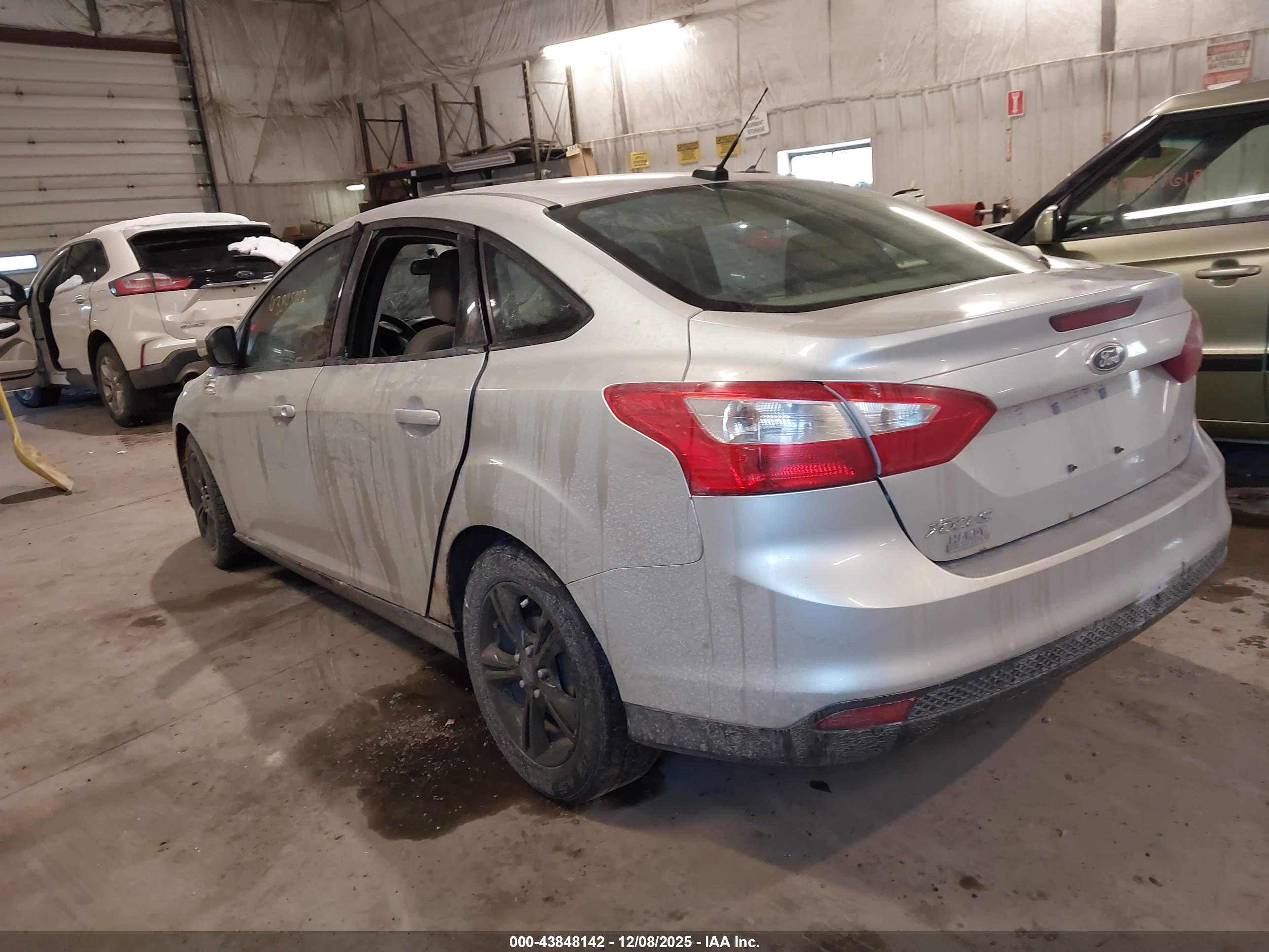 FORD FOCUS image 3