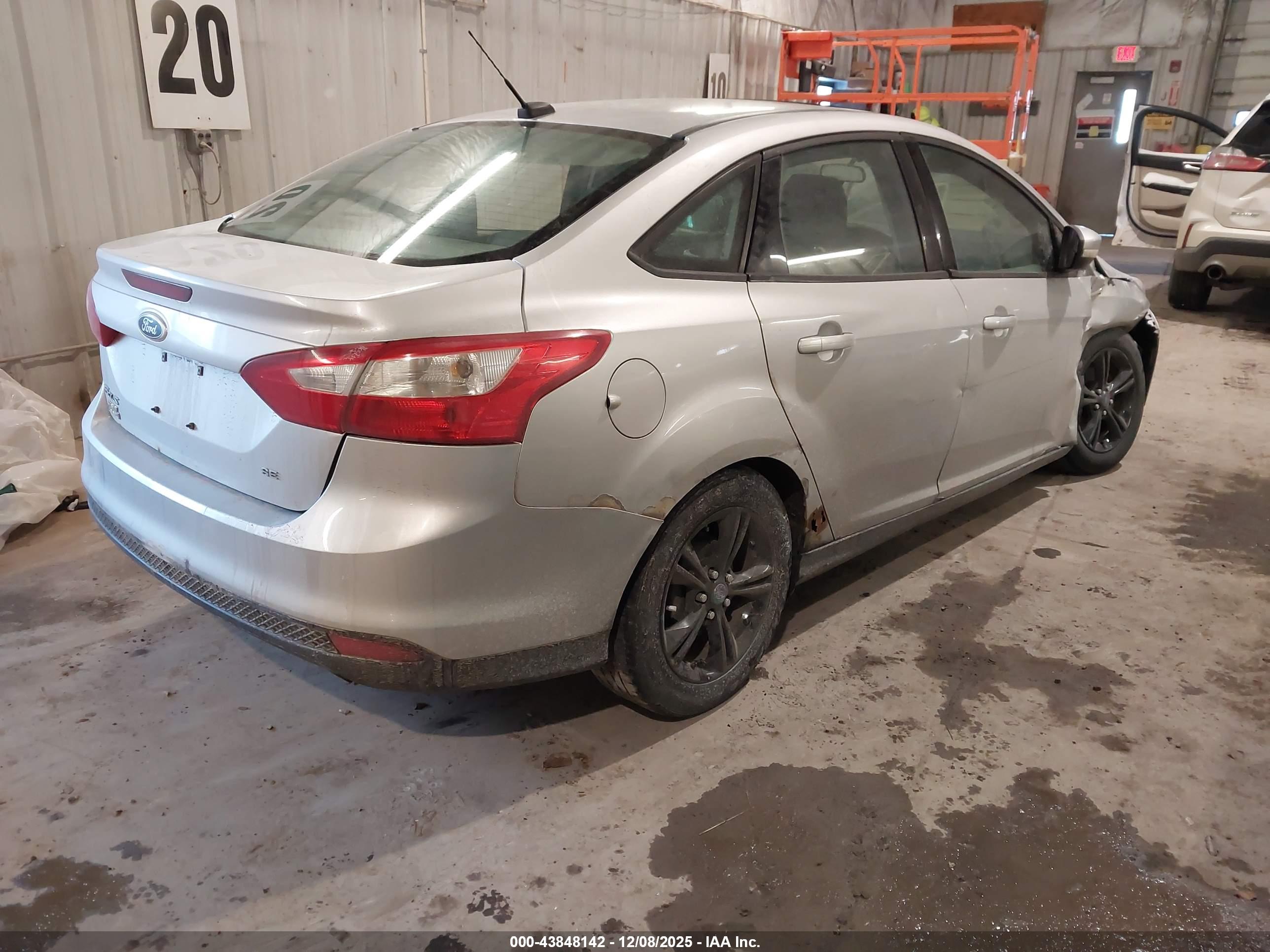 FORD FOCUS image 4