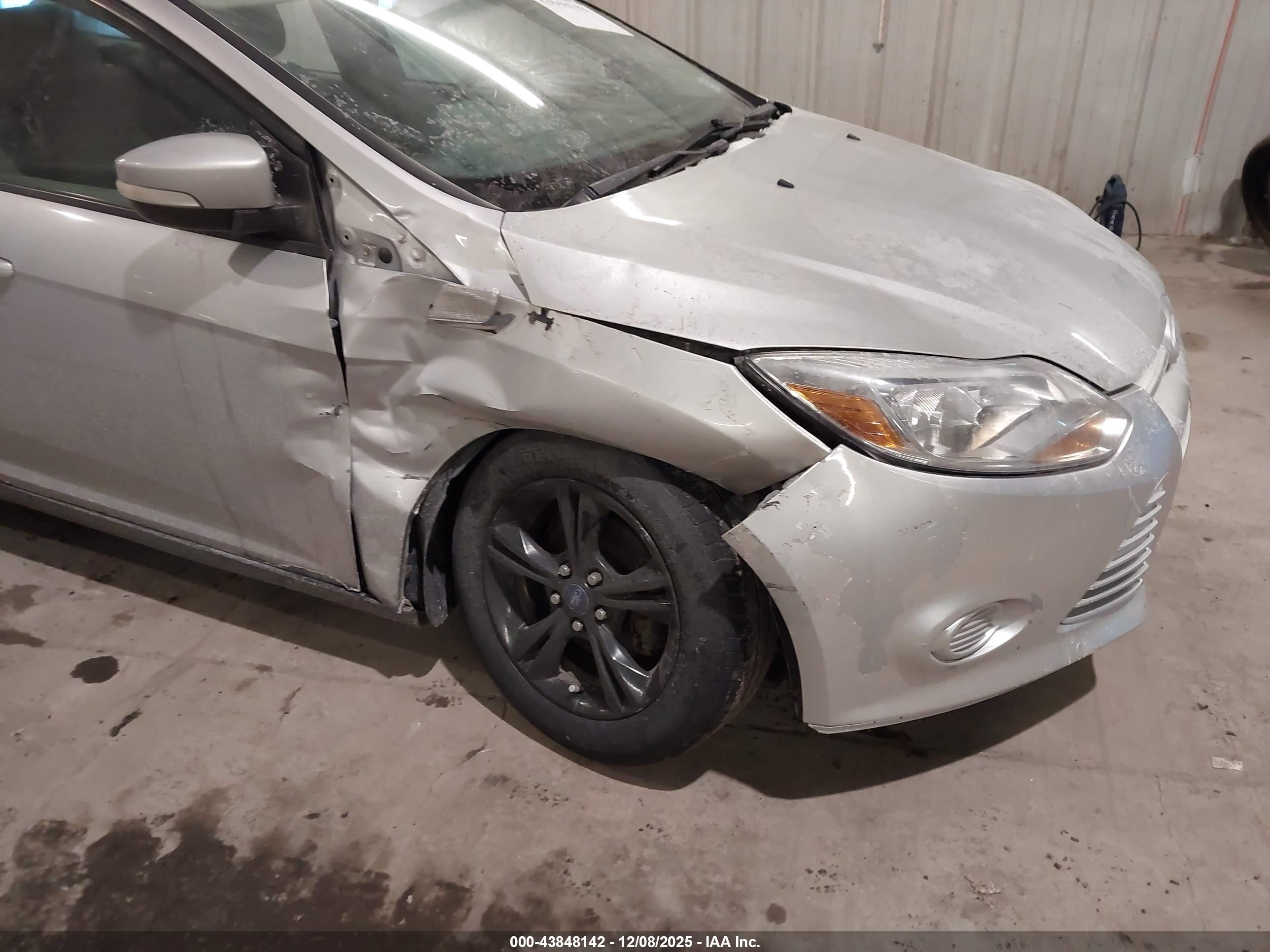 FORD FOCUS image 6
