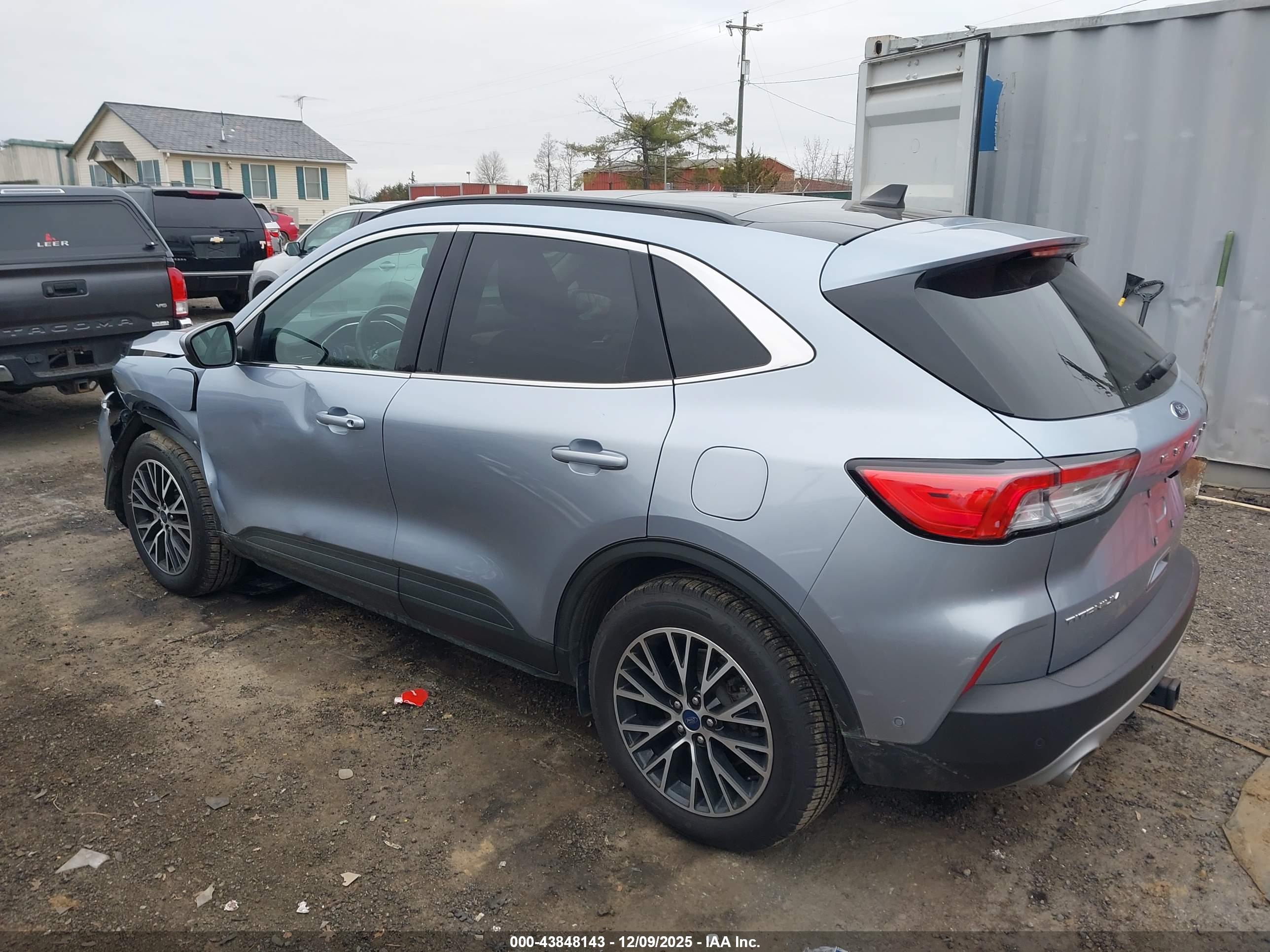 FORD ESCAPE image 3