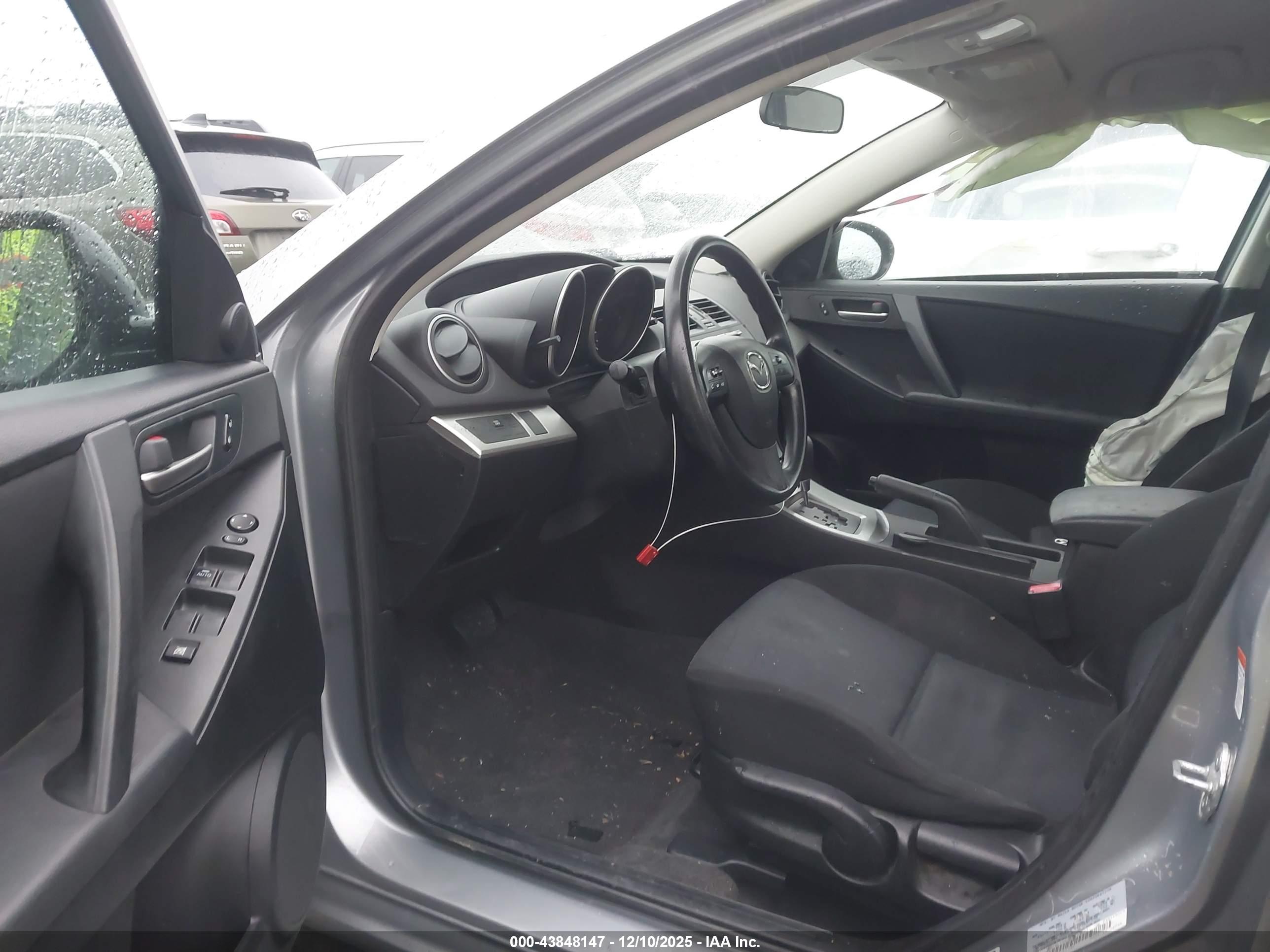 MAZDA MAZDA3 image 5