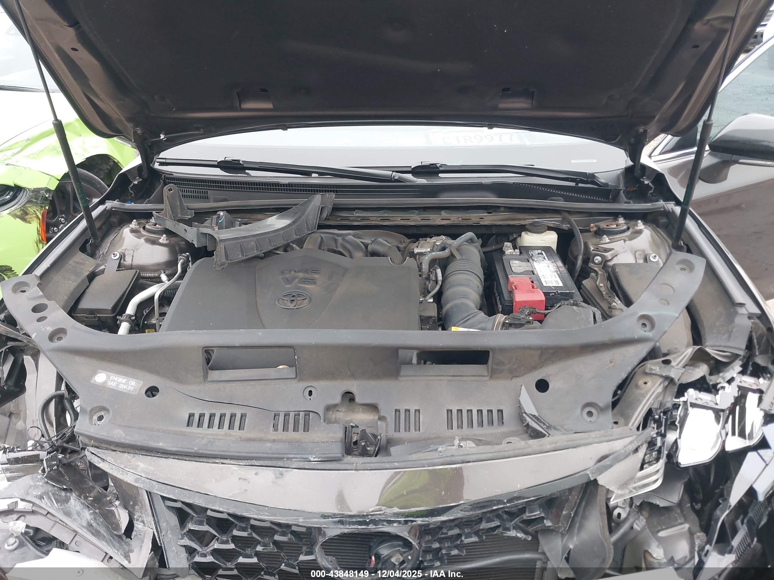 TOYOTA AVALON image 10