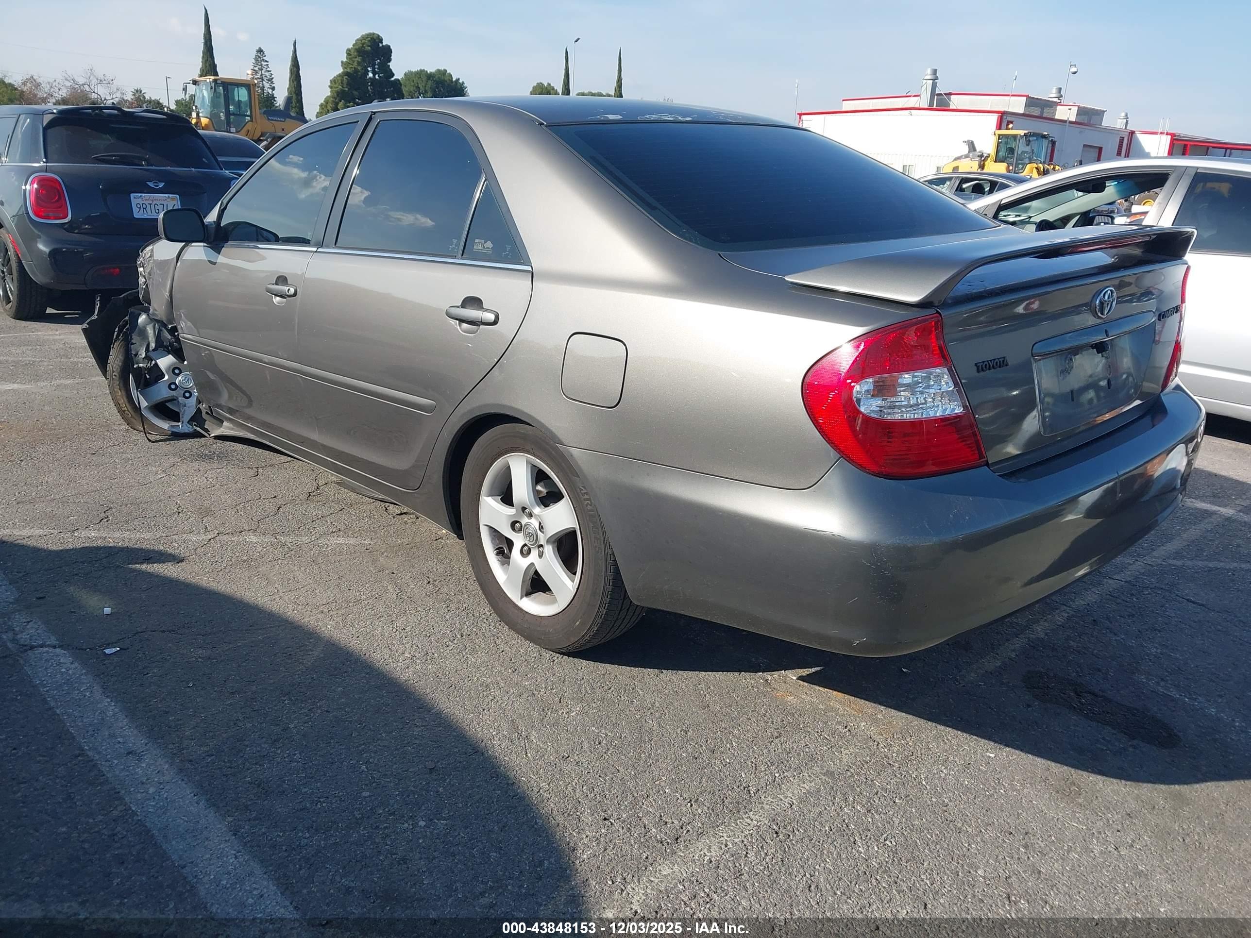 TOYOTA CAMRY image 3