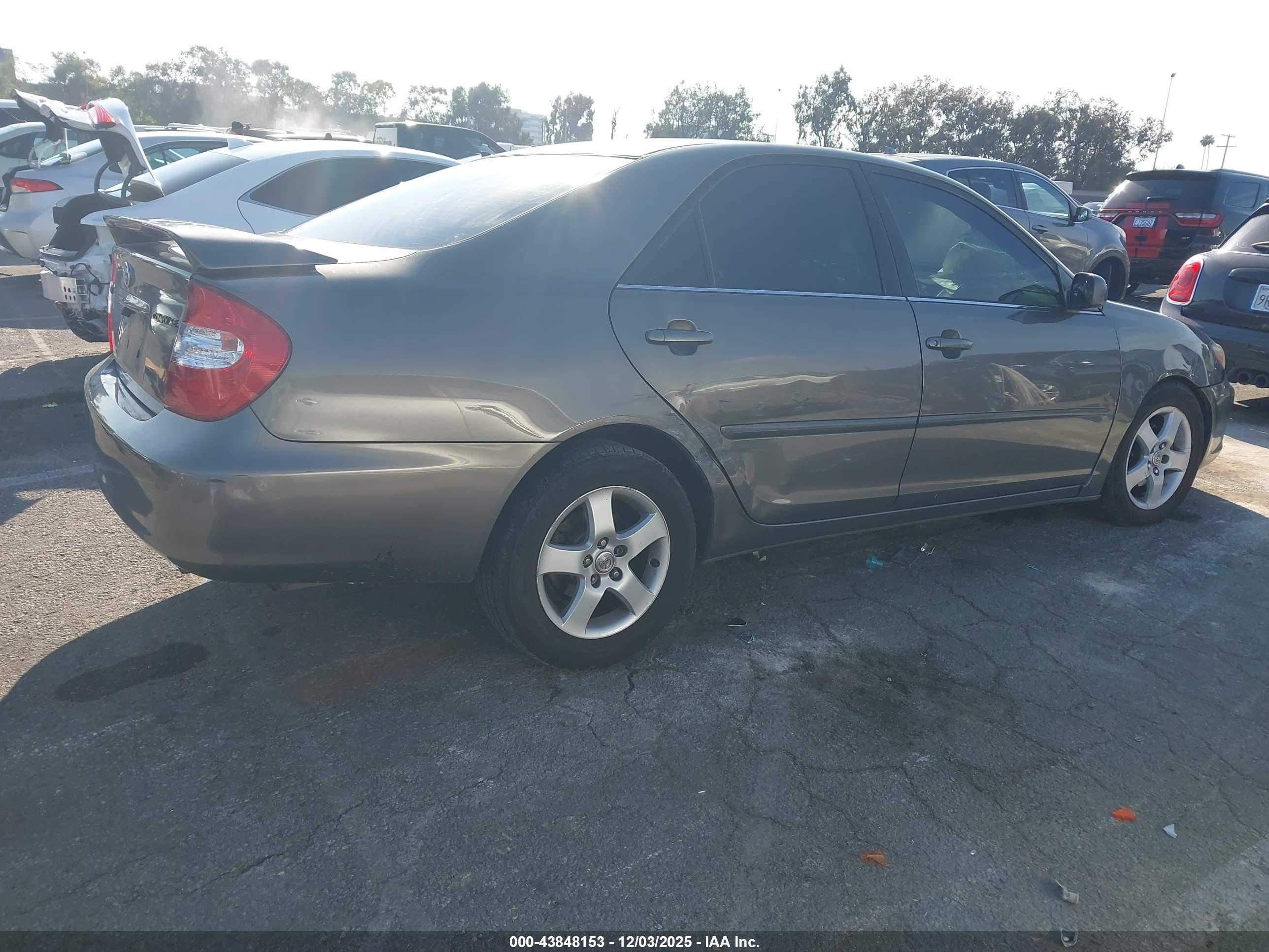 TOYOTA CAMRY image 4