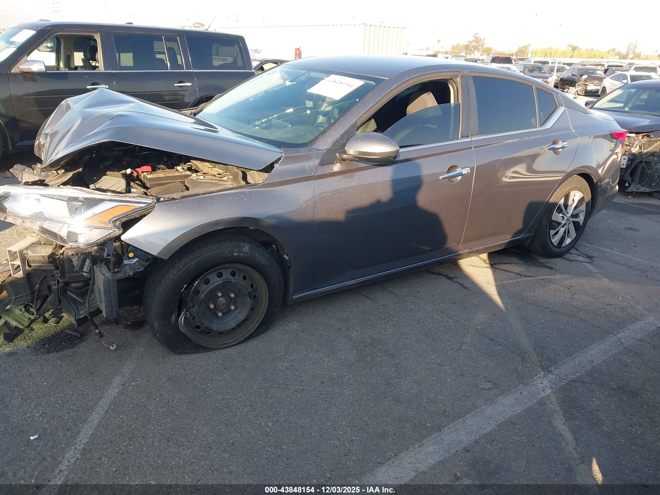 NISSAN ALTIMA image 2
