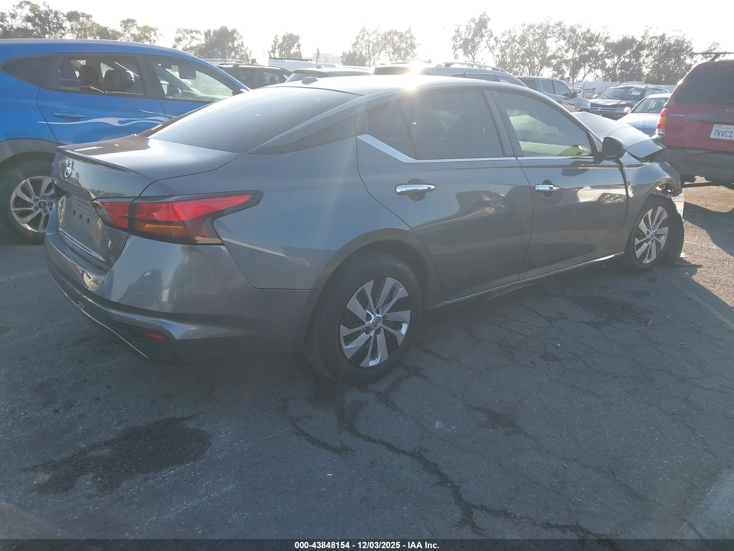 NISSAN ALTIMA image 4