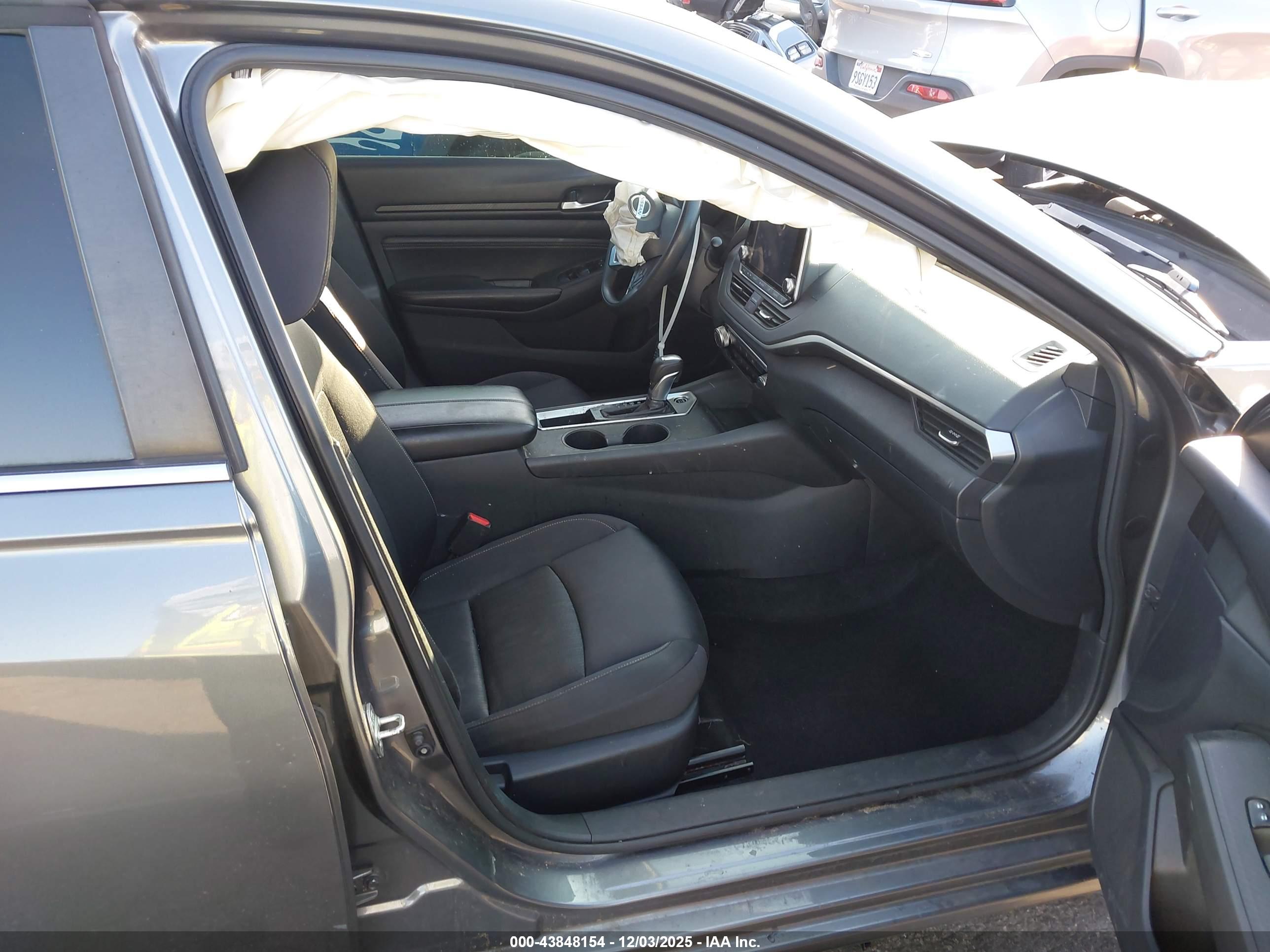 NISSAN ALTIMA image 5