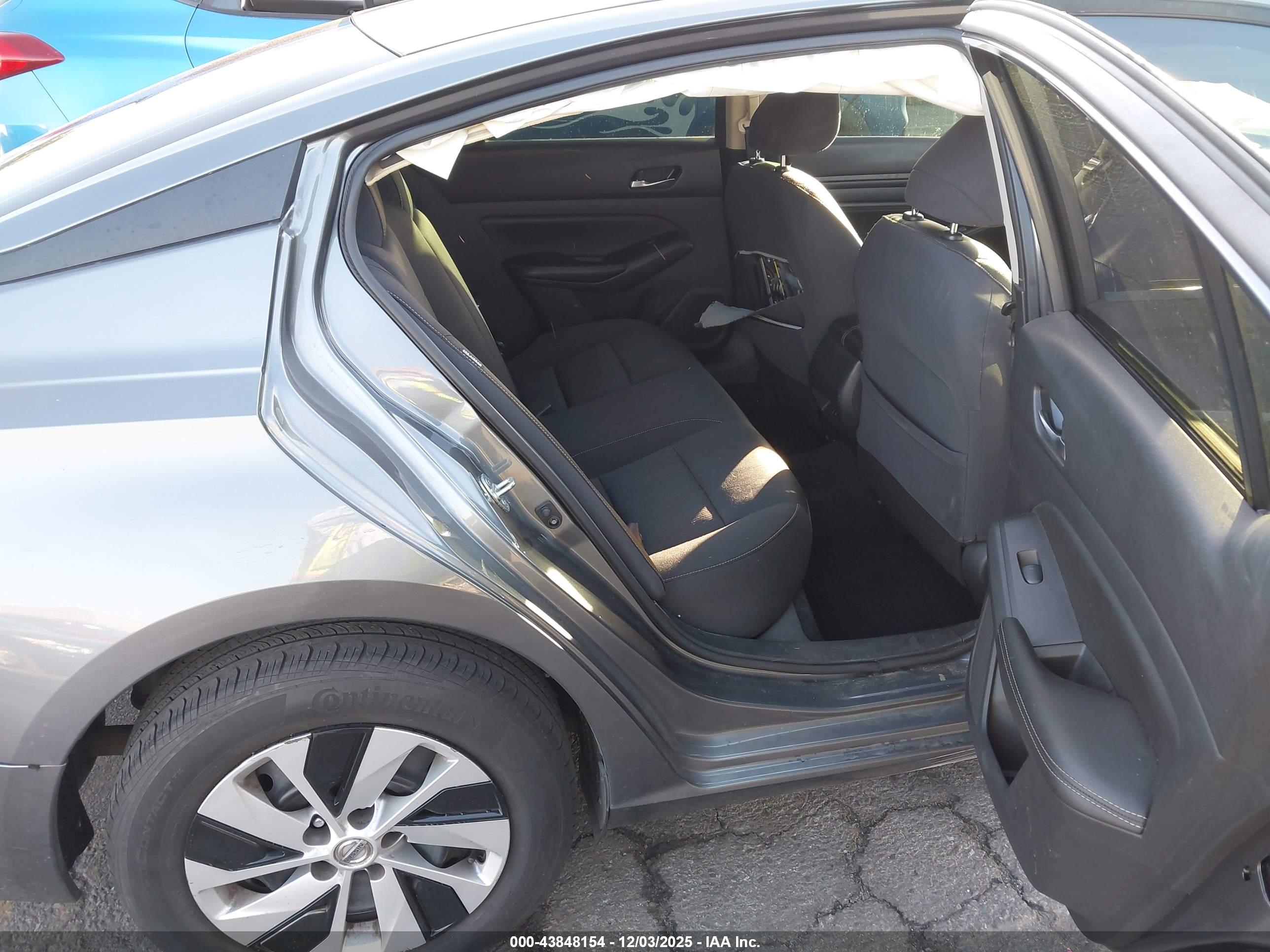 NISSAN ALTIMA image 8