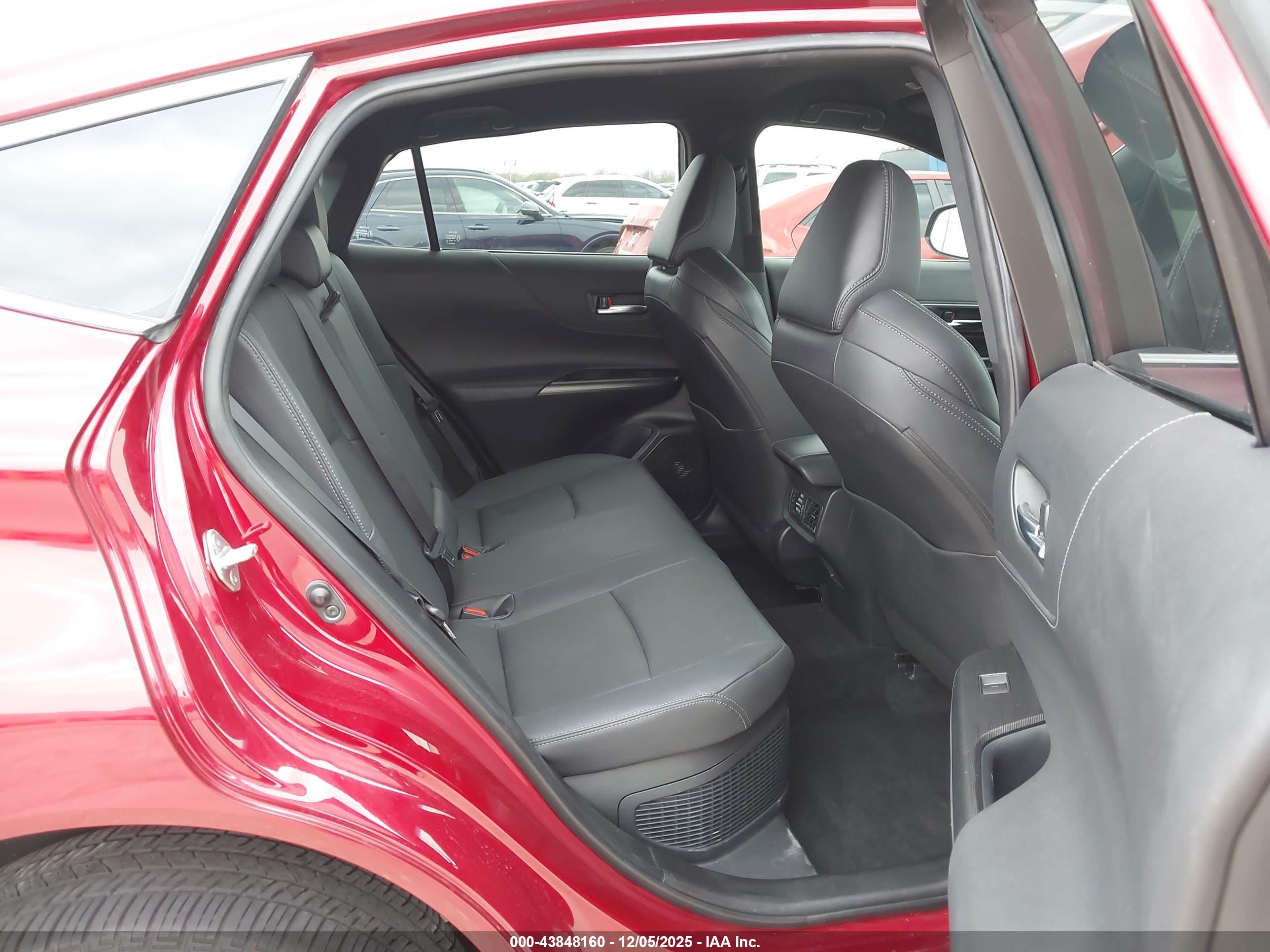 TOYOTA VENZA image 8