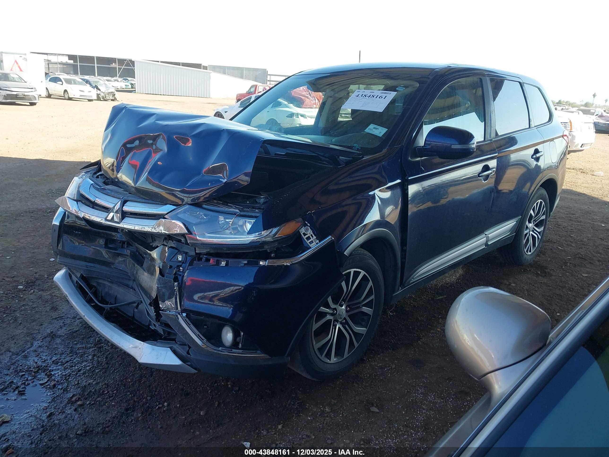 MITSUBISHI OUTLANDER image 2