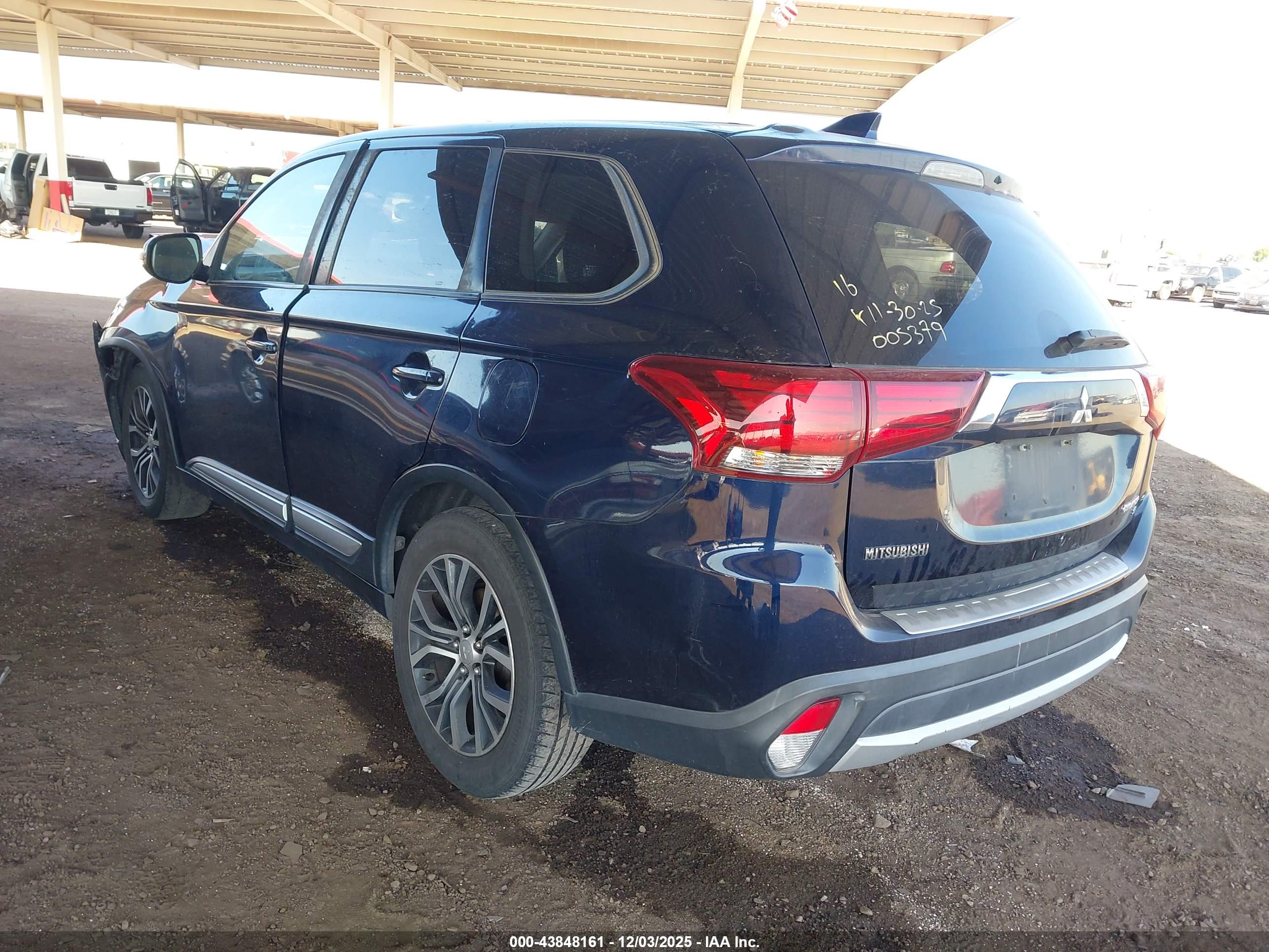 MITSUBISHI OUTLANDER image 3
