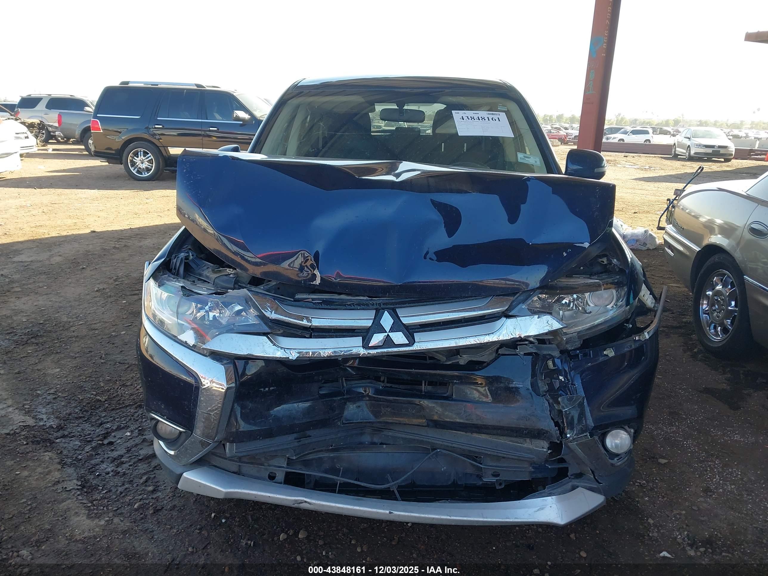 MITSUBISHI OUTLANDER image 6