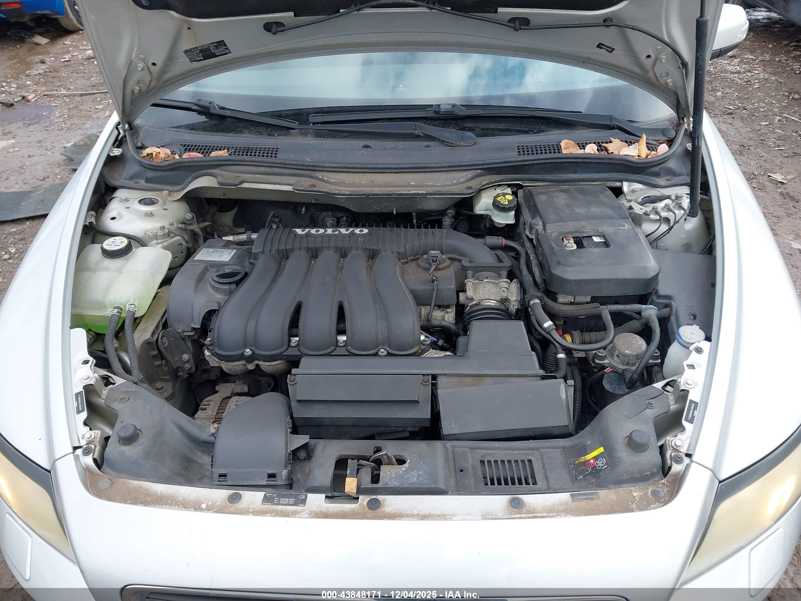 VOLVO S40 image 10