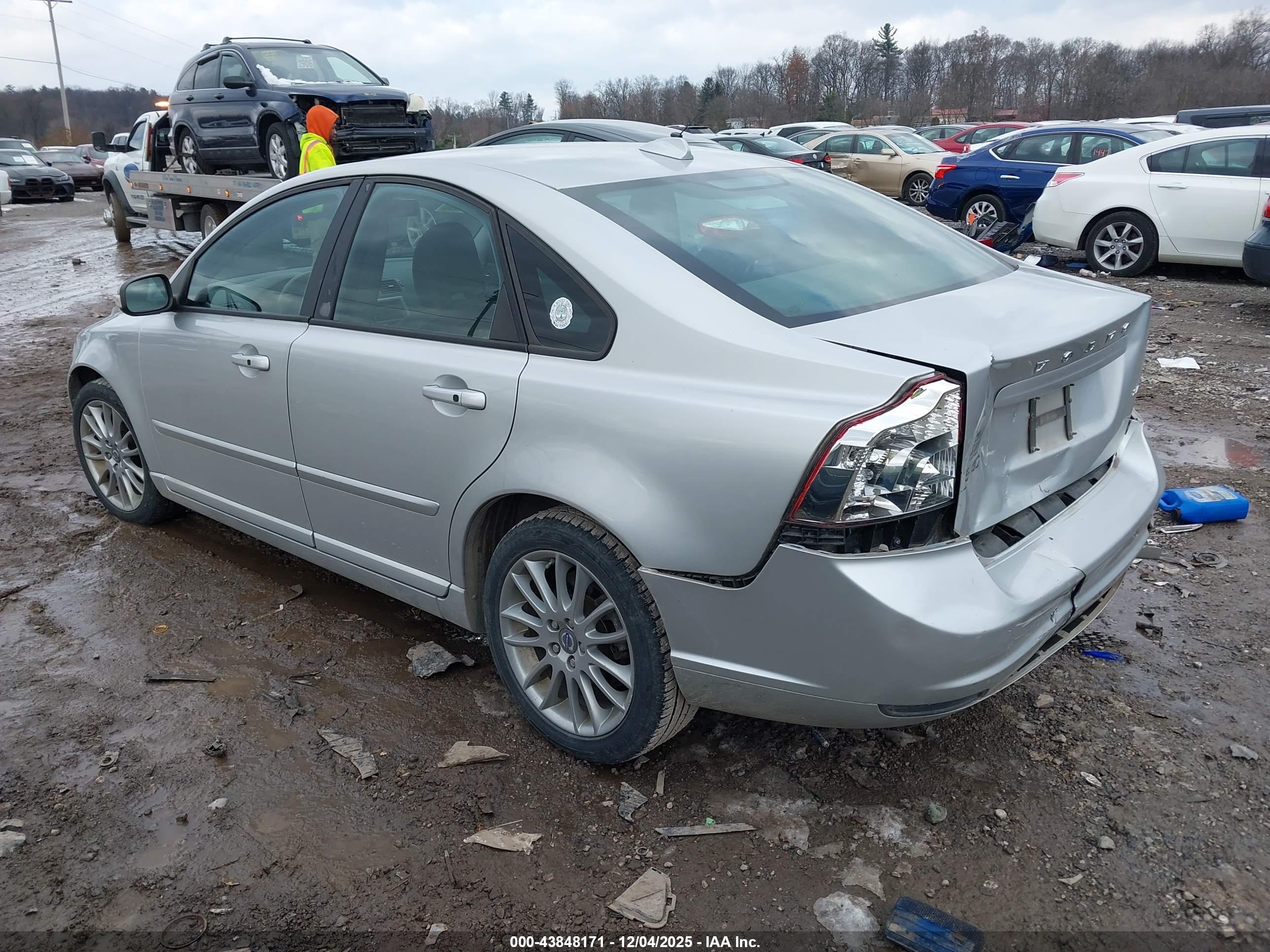 VOLVO S40 image 3