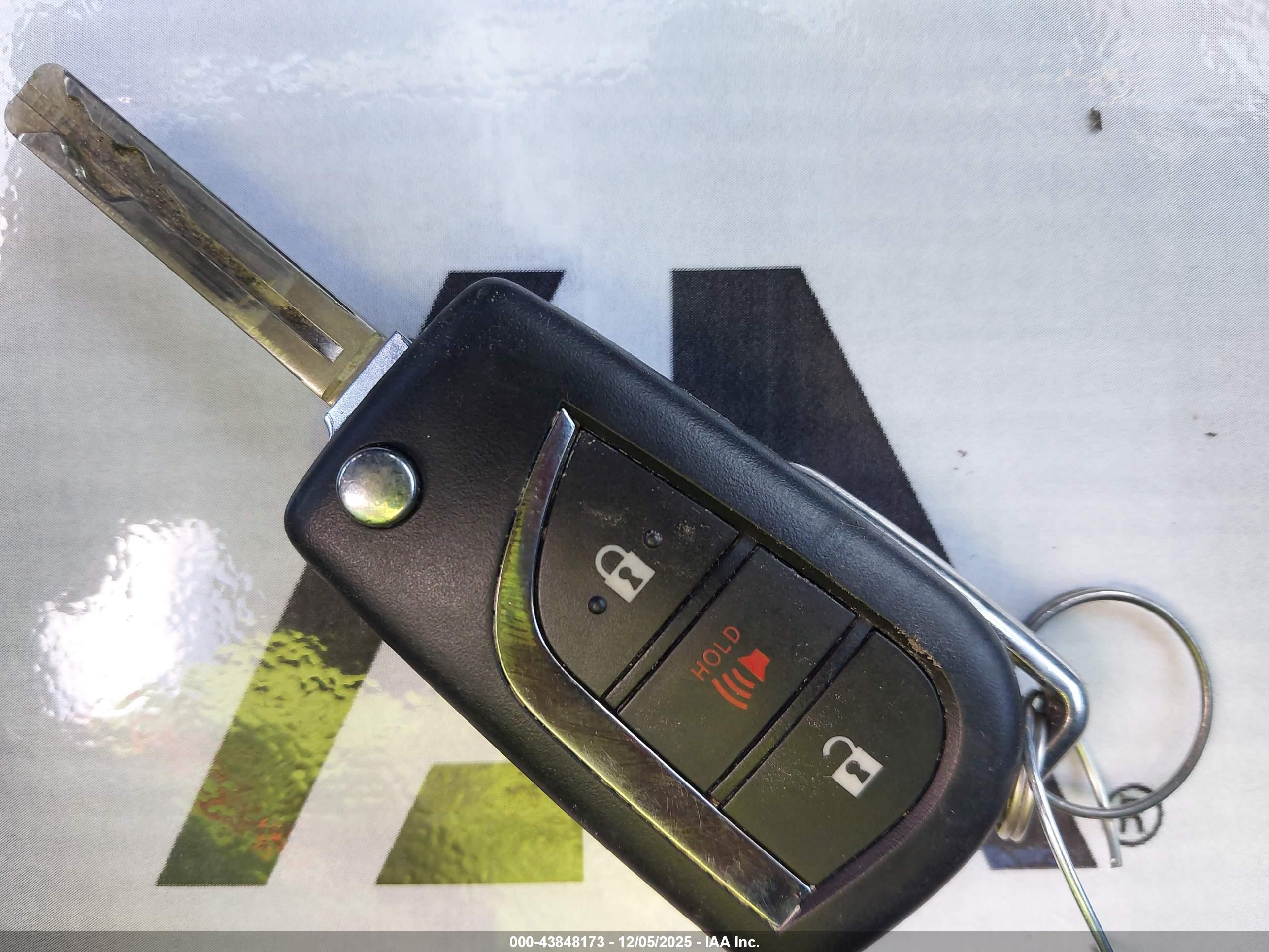 TOYOTA RAV4 image 11