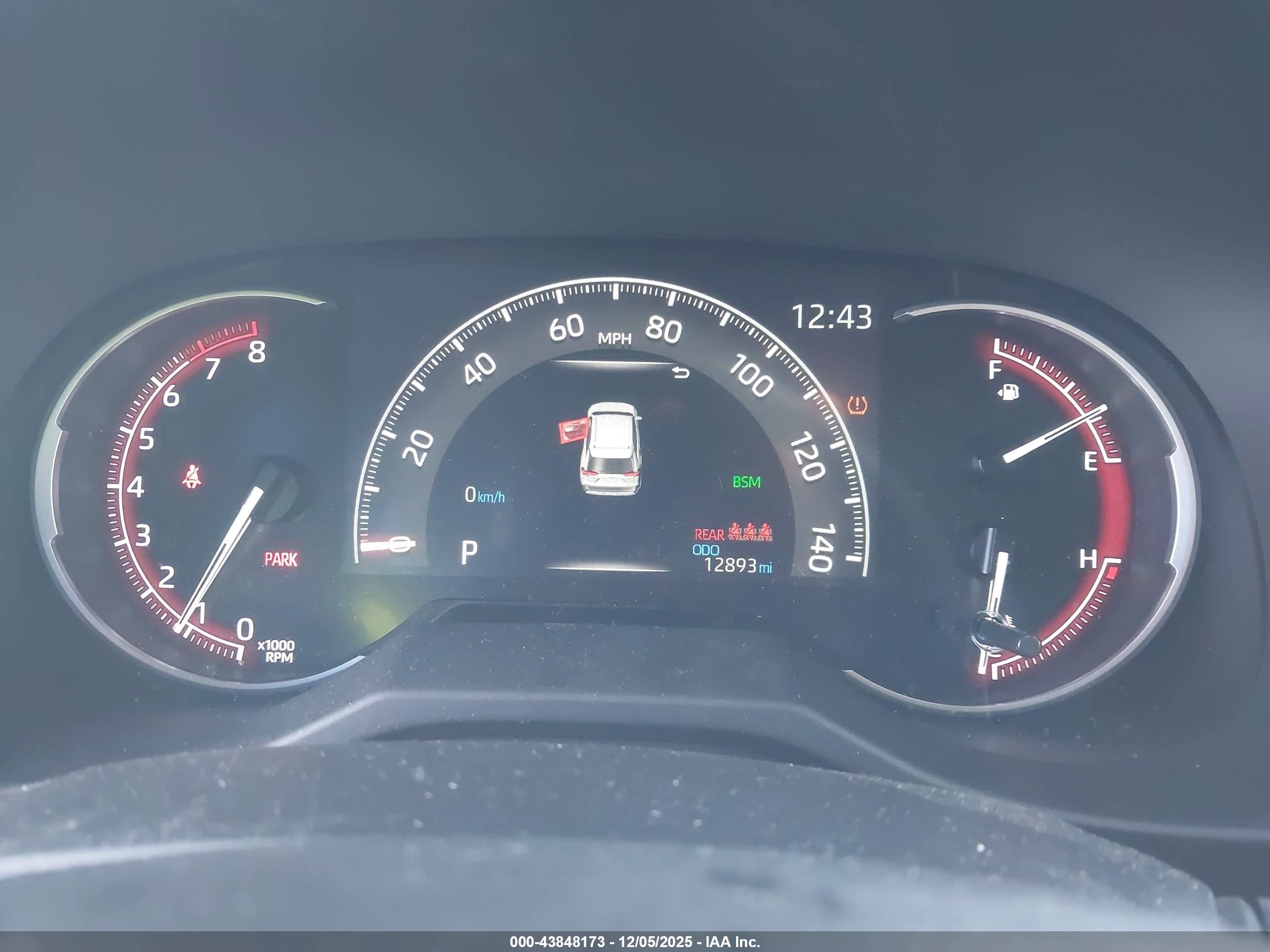 TOYOTA RAV4 image 7