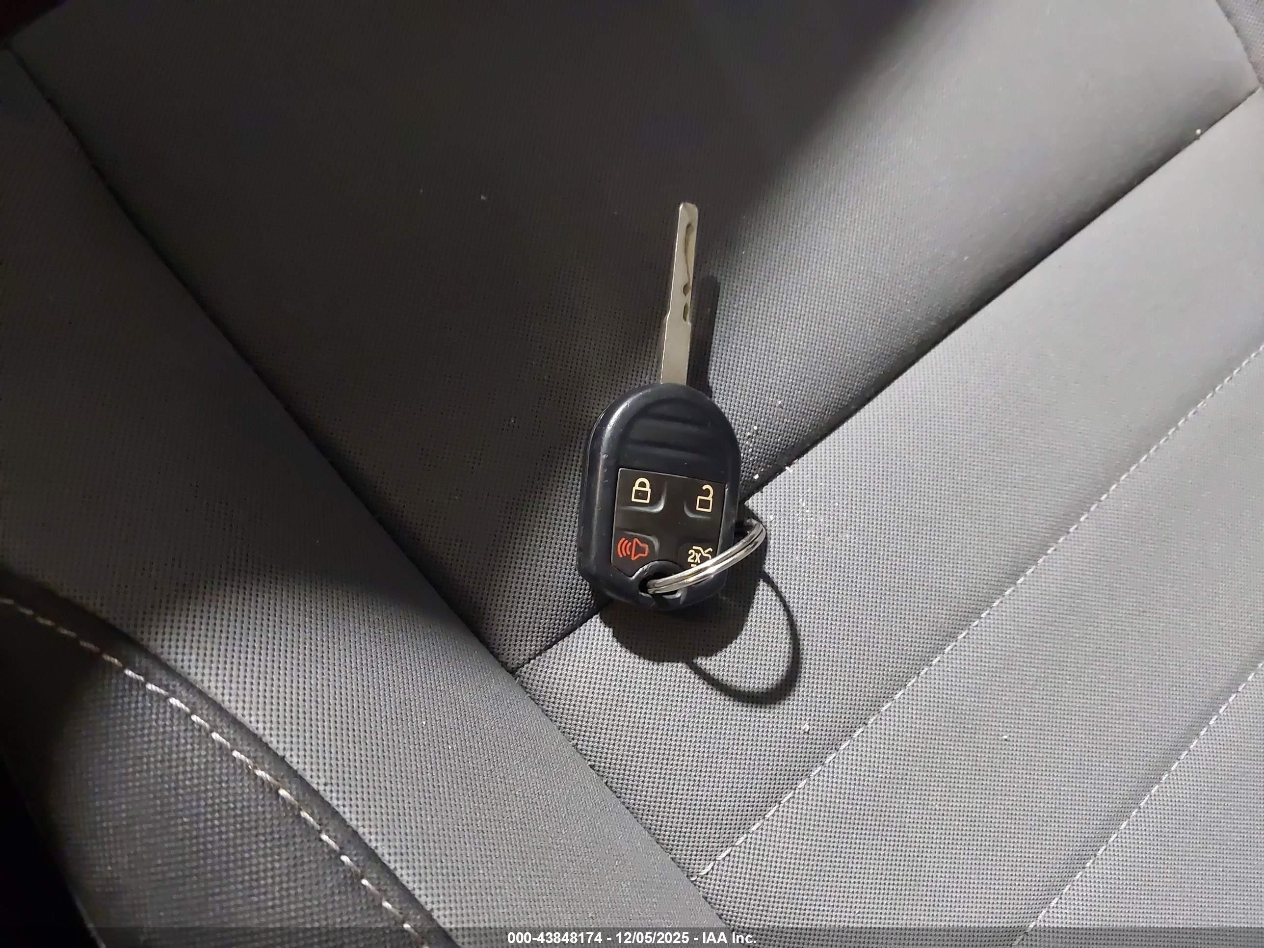 FORD ESCAPE image 11