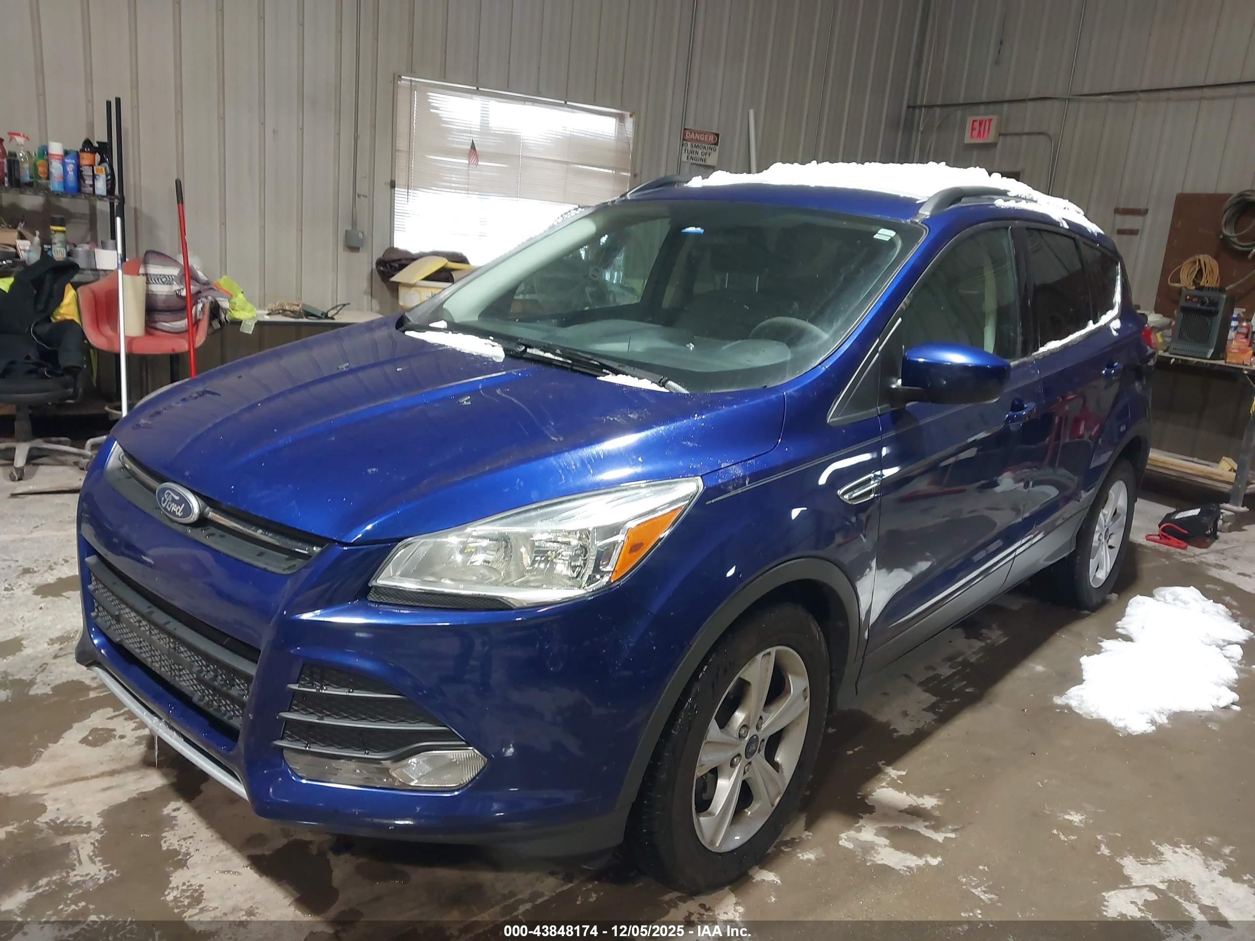 FORD ESCAPE image 2