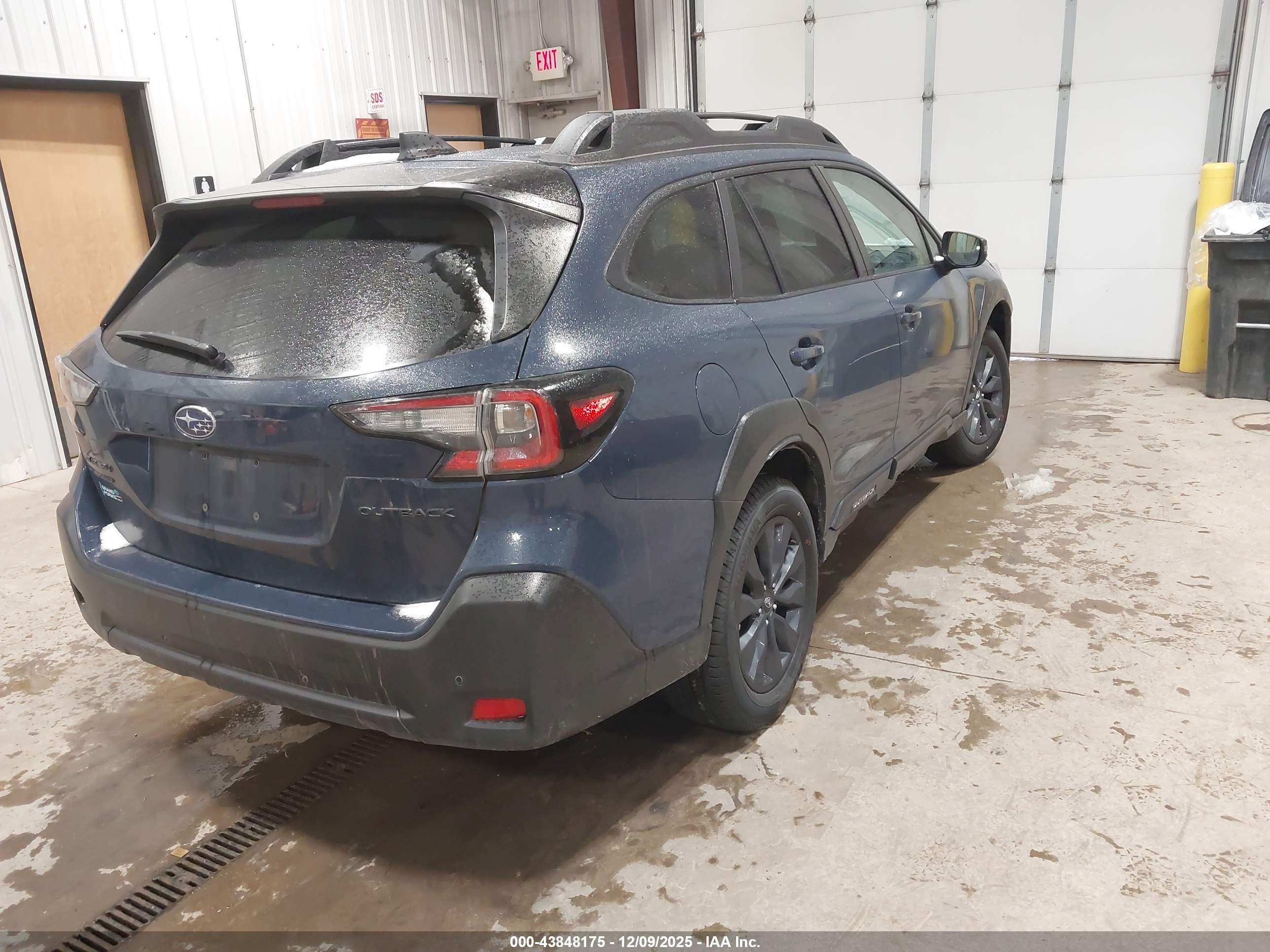 SUBARU OUTBACK image 4