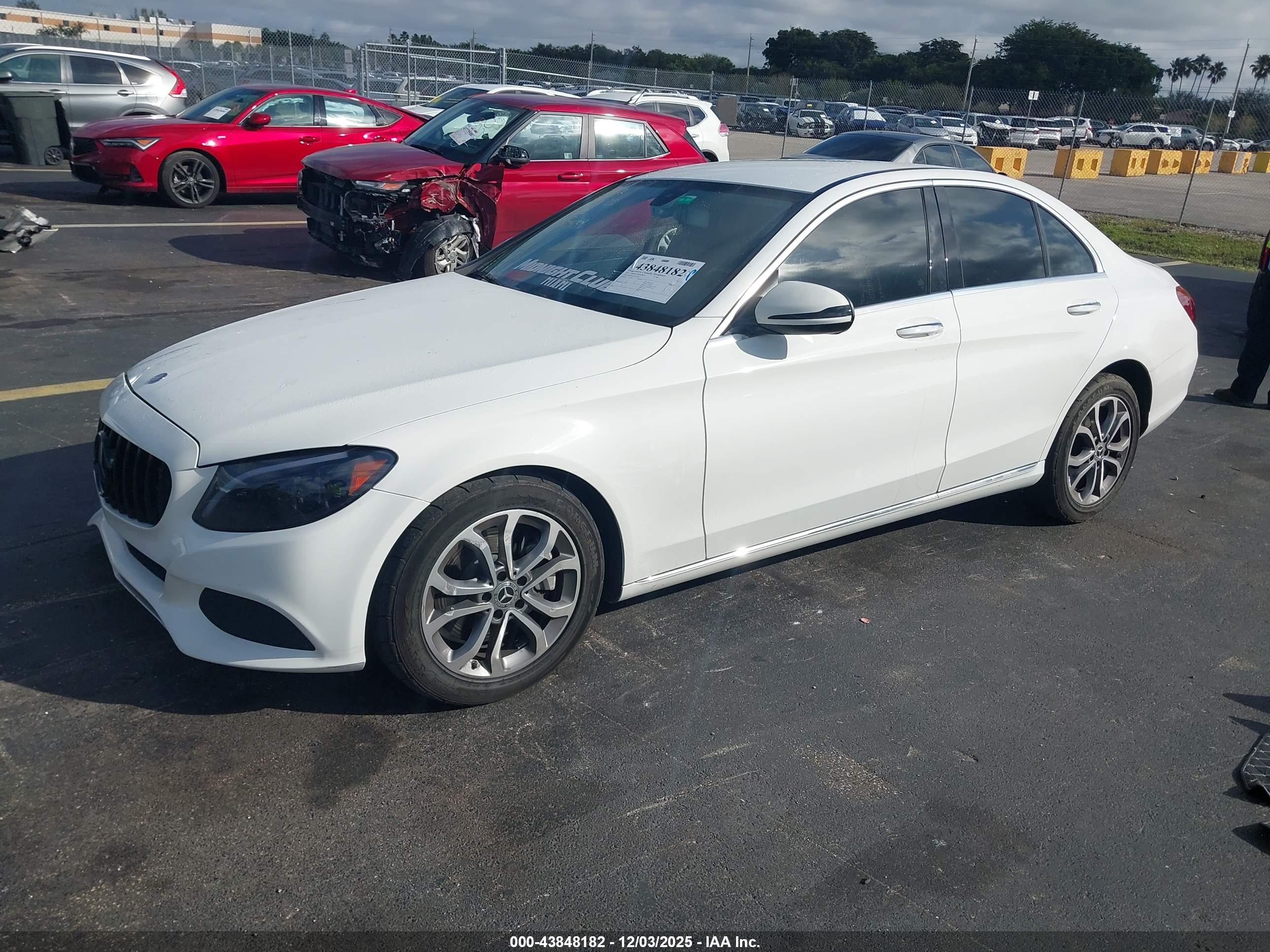 MERCEDES-BENZ C image 2