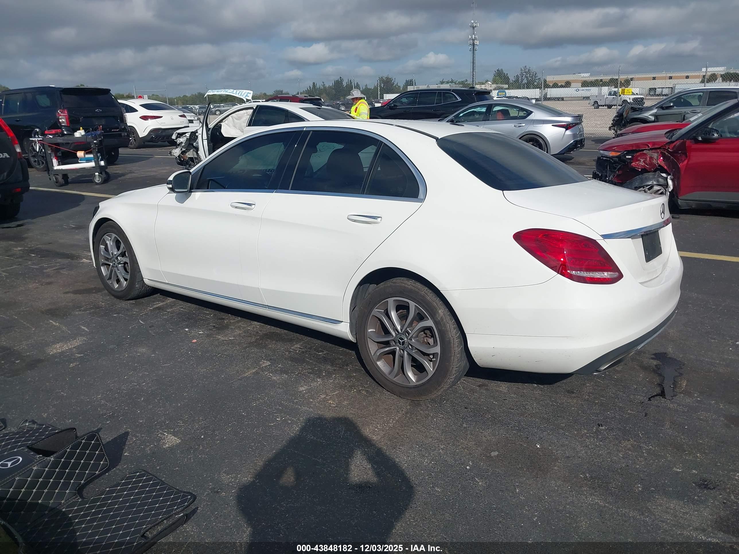 MERCEDES-BENZ C image 3