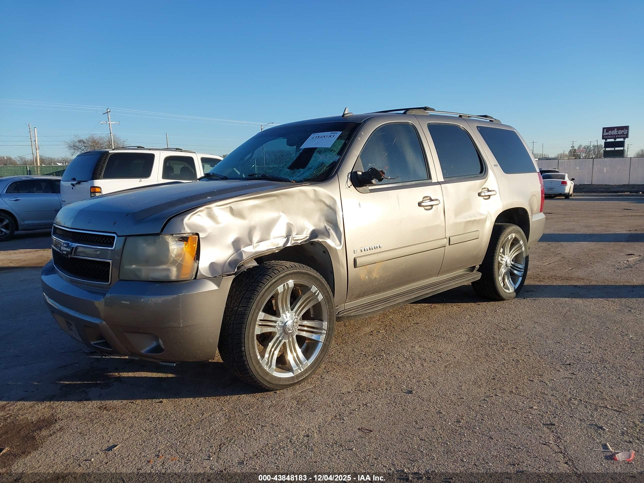 CHEVROLET TAHOE image 2