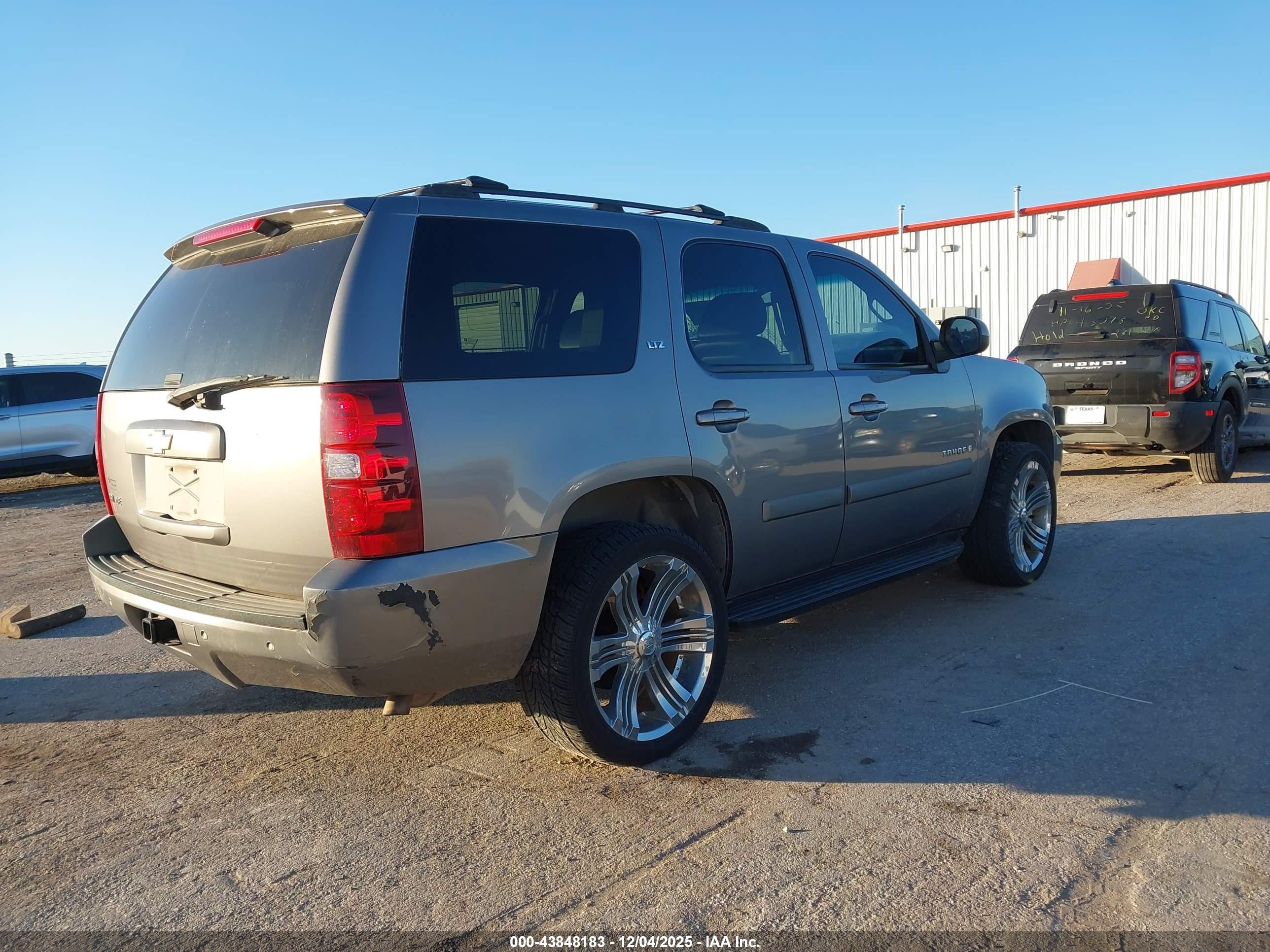 CHEVROLET TAHOE image 4