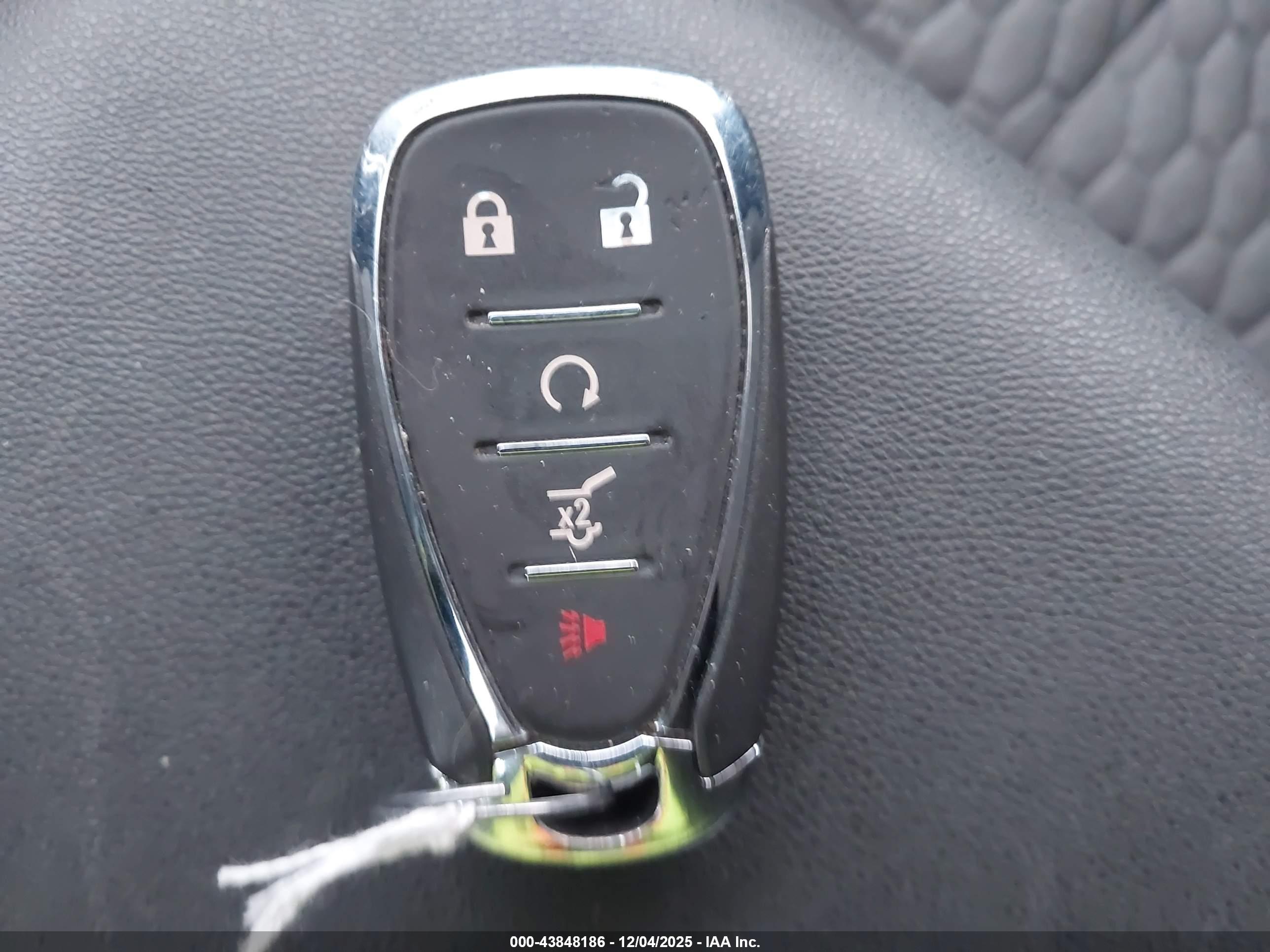 CHEVROLET EQUINOX image 11