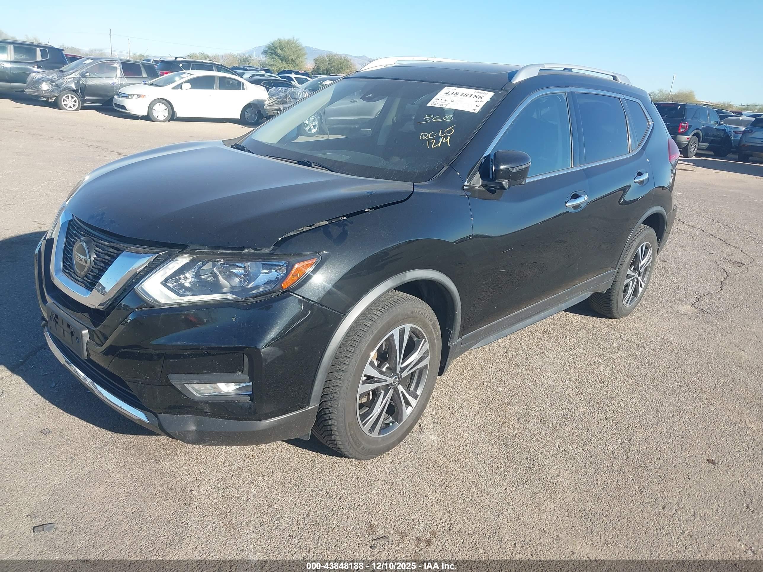 NISSAN ROGUE image 2