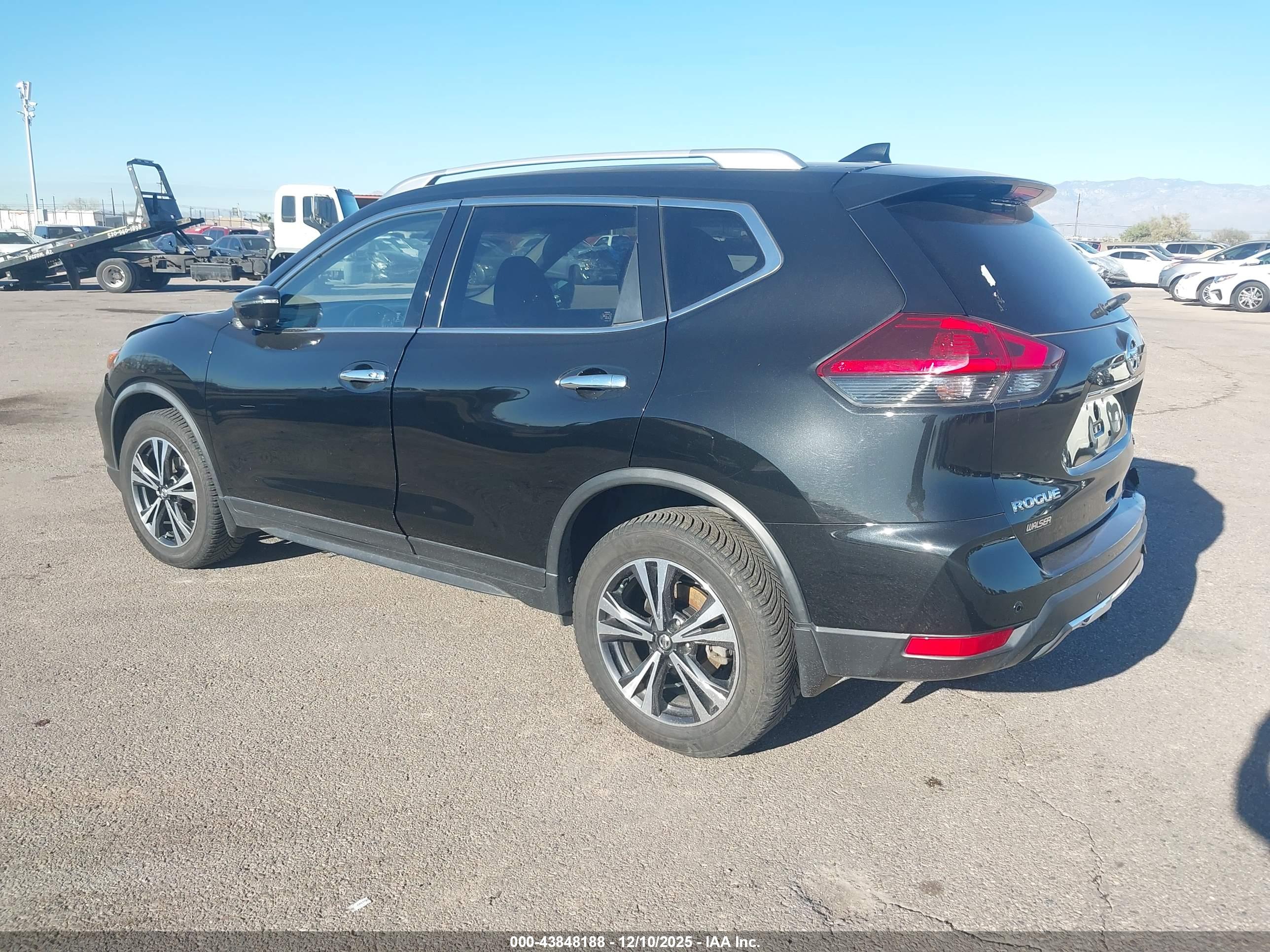 NISSAN ROGUE image 3