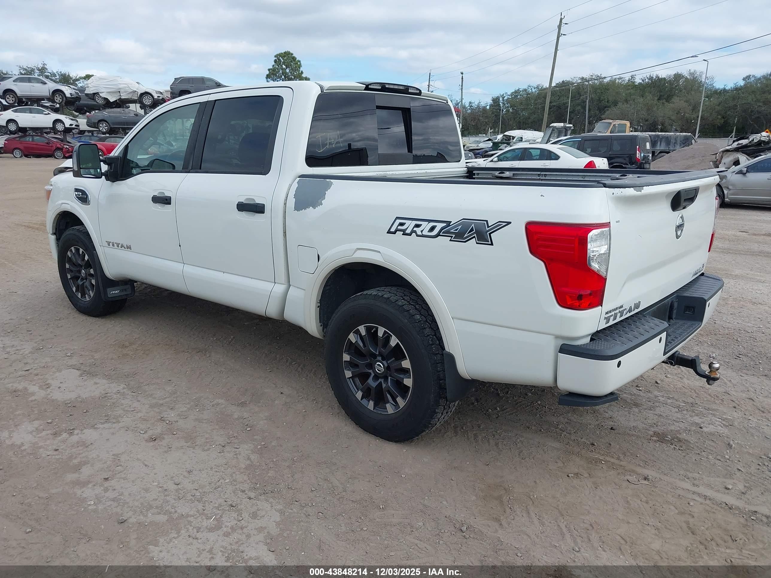 NISSAN TITAN image 3