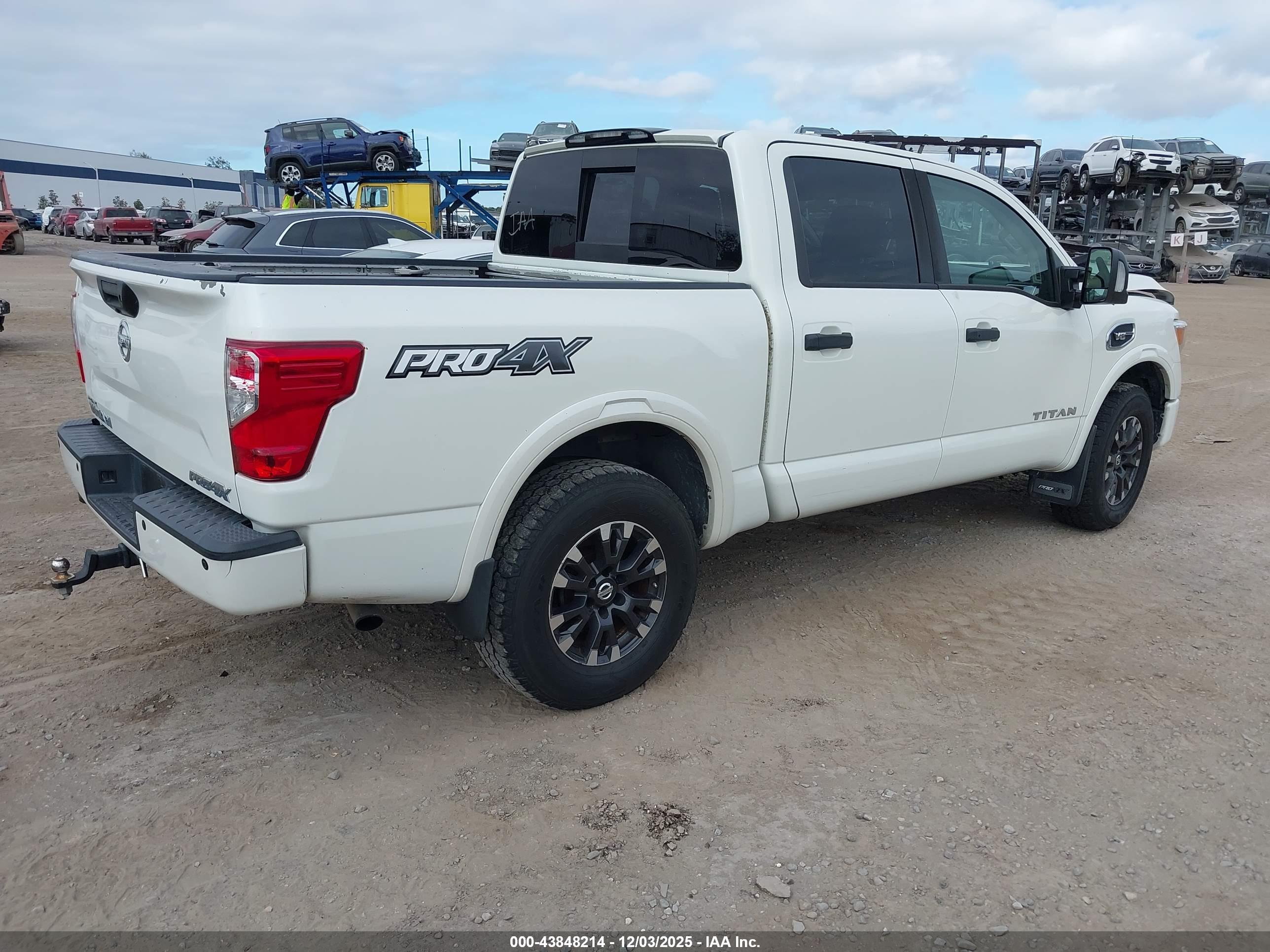 NISSAN TITAN image 4