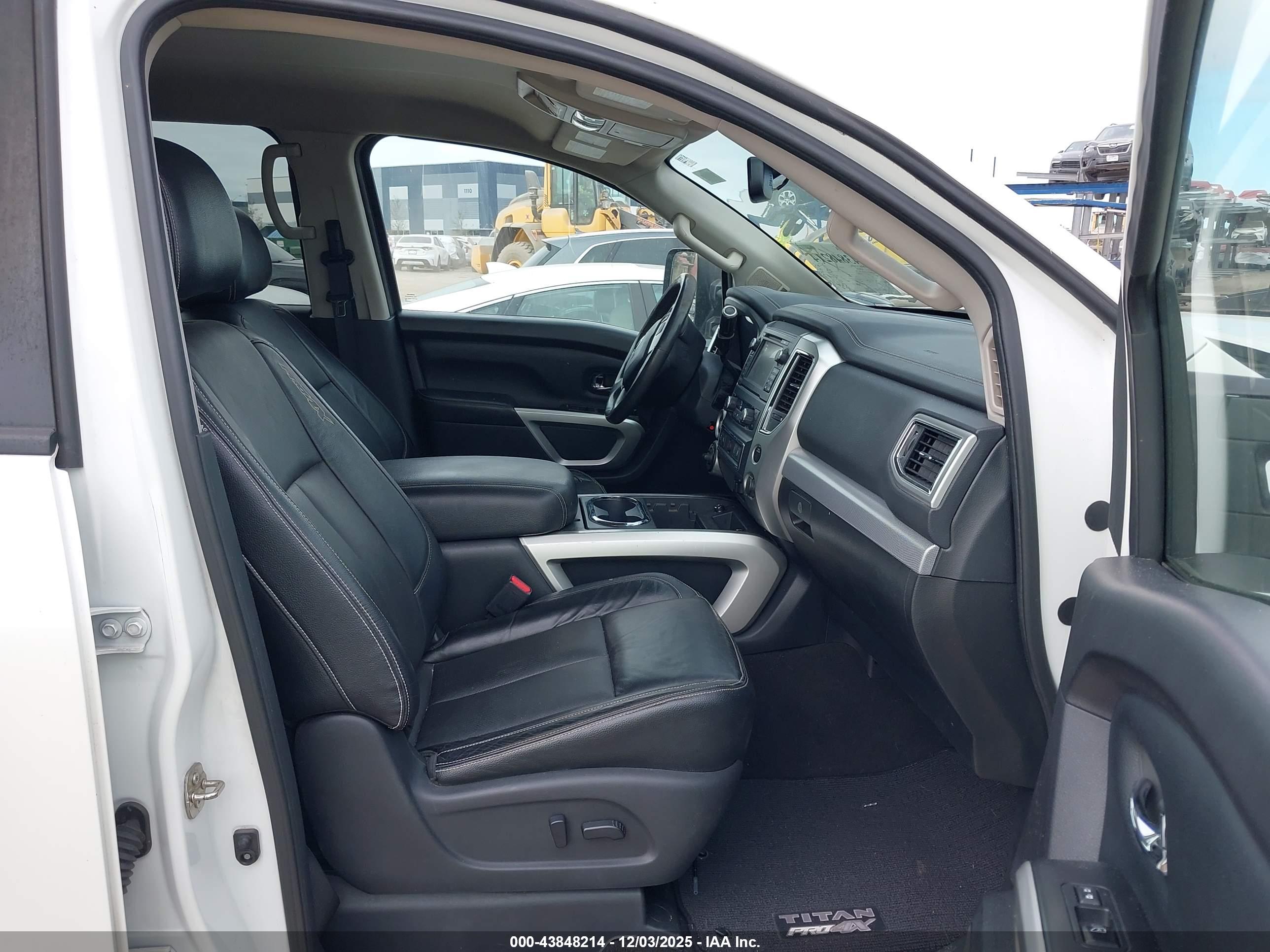 NISSAN TITAN image 5
