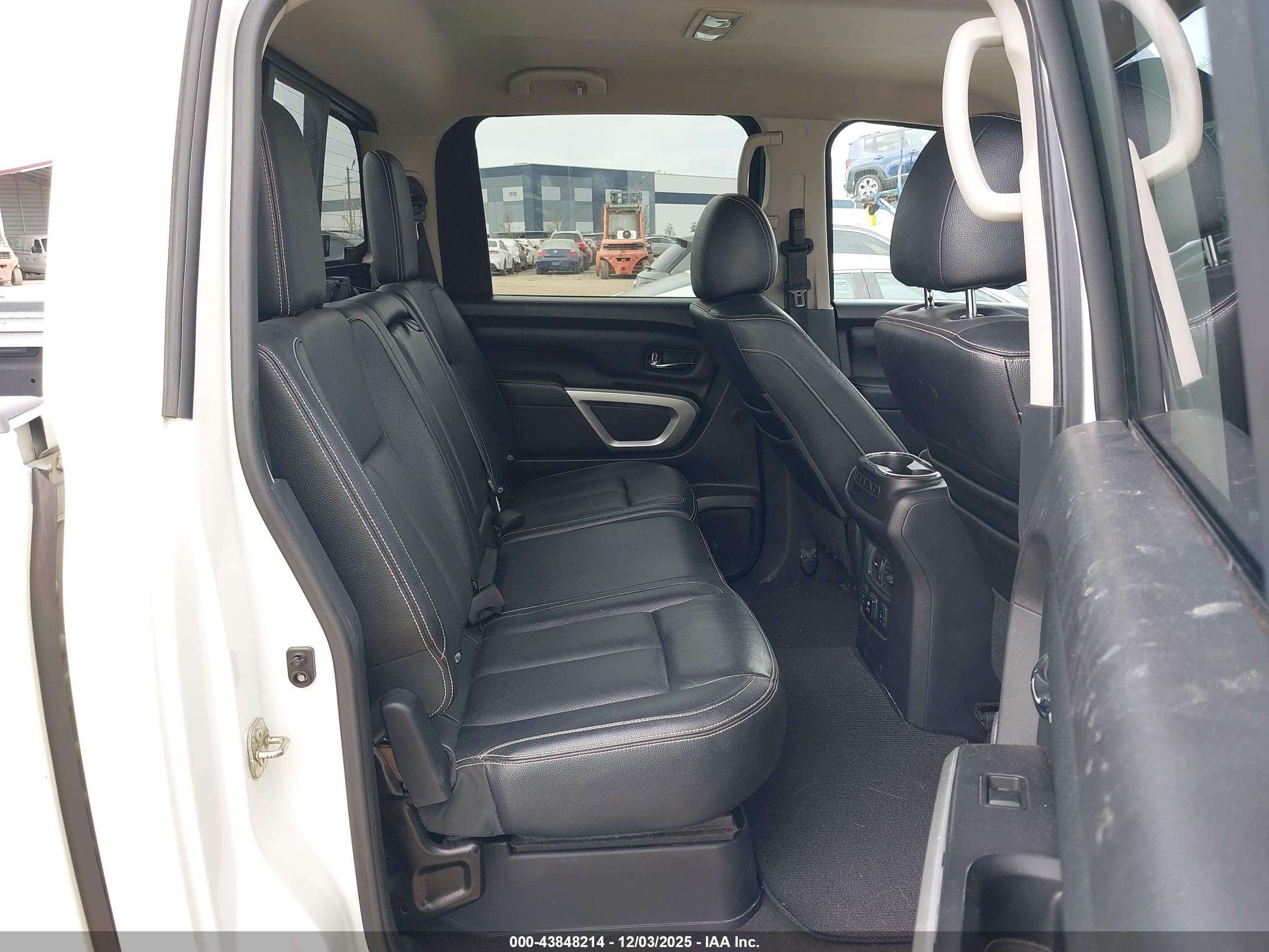 NISSAN TITAN image 8