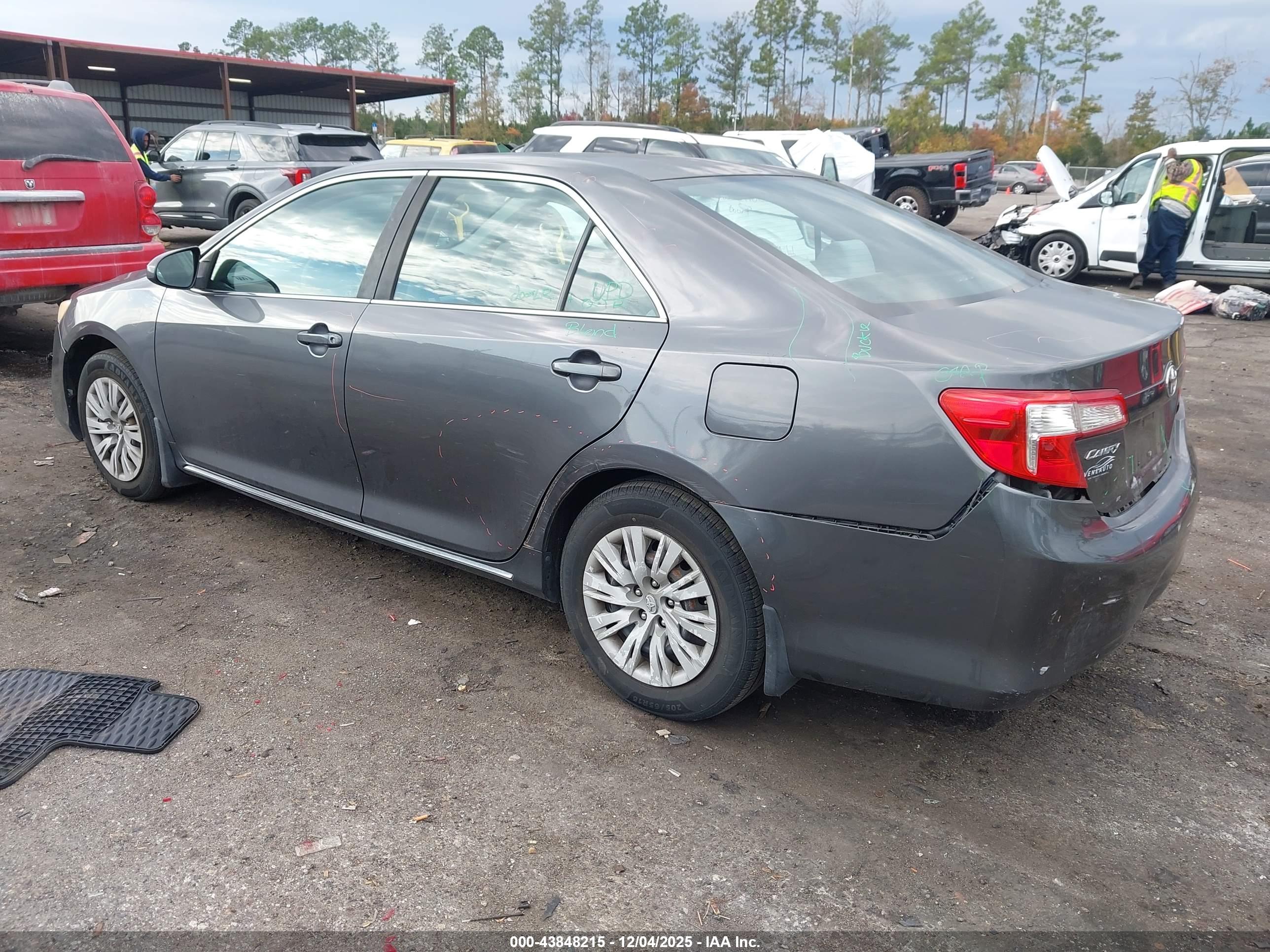 TOYOTA CAMRY image 3