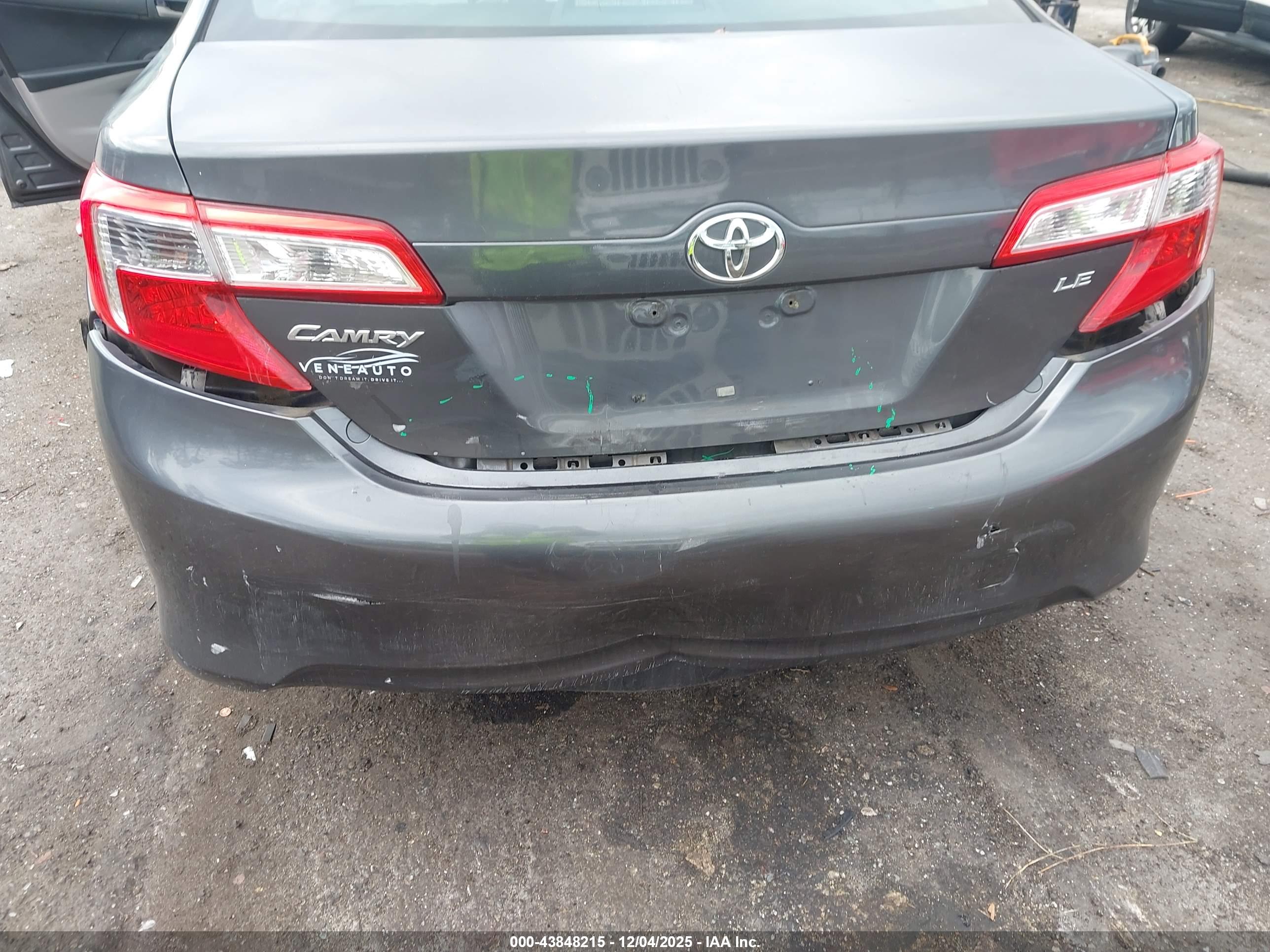 TOYOTA CAMRY image 6