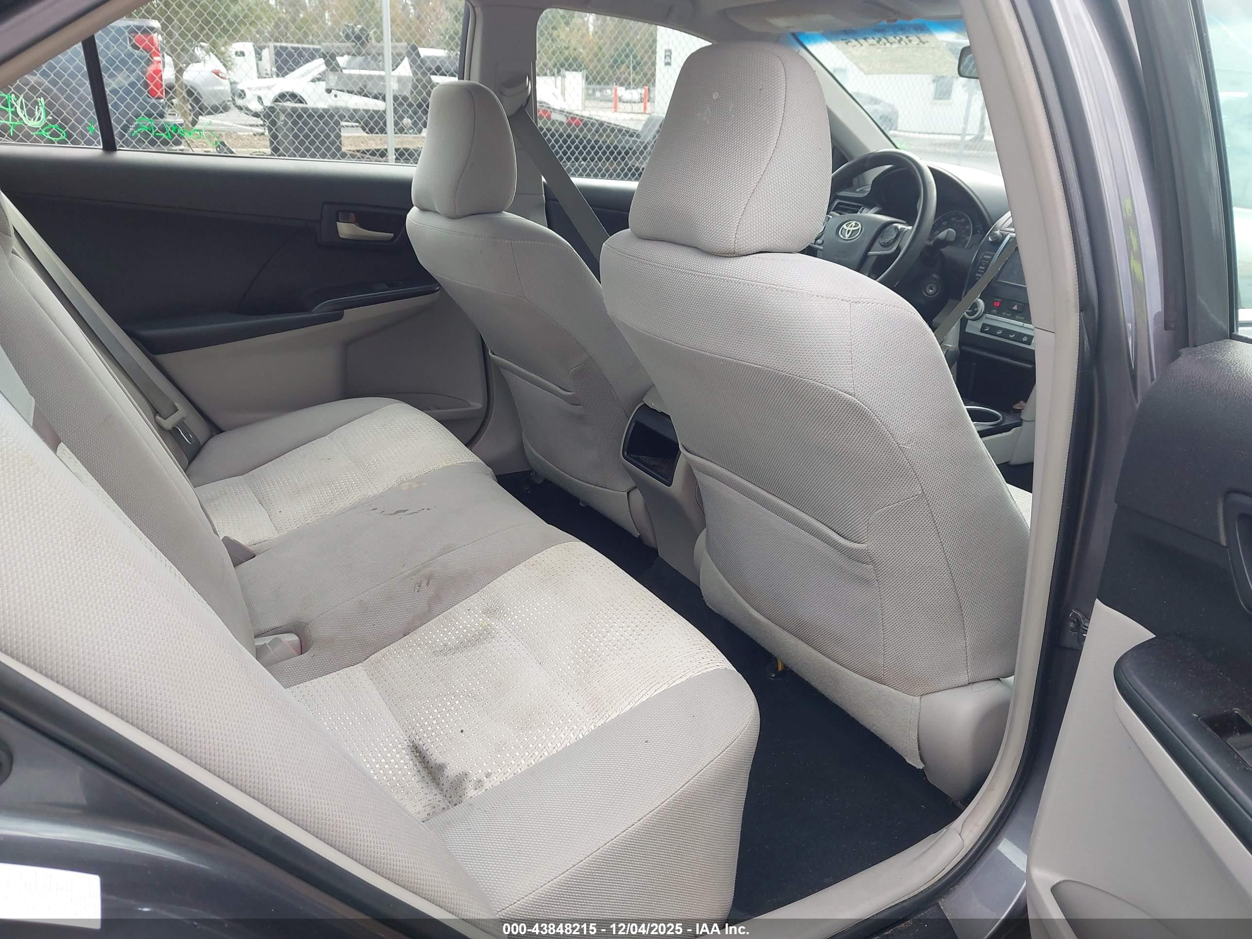 TOYOTA CAMRY image 8